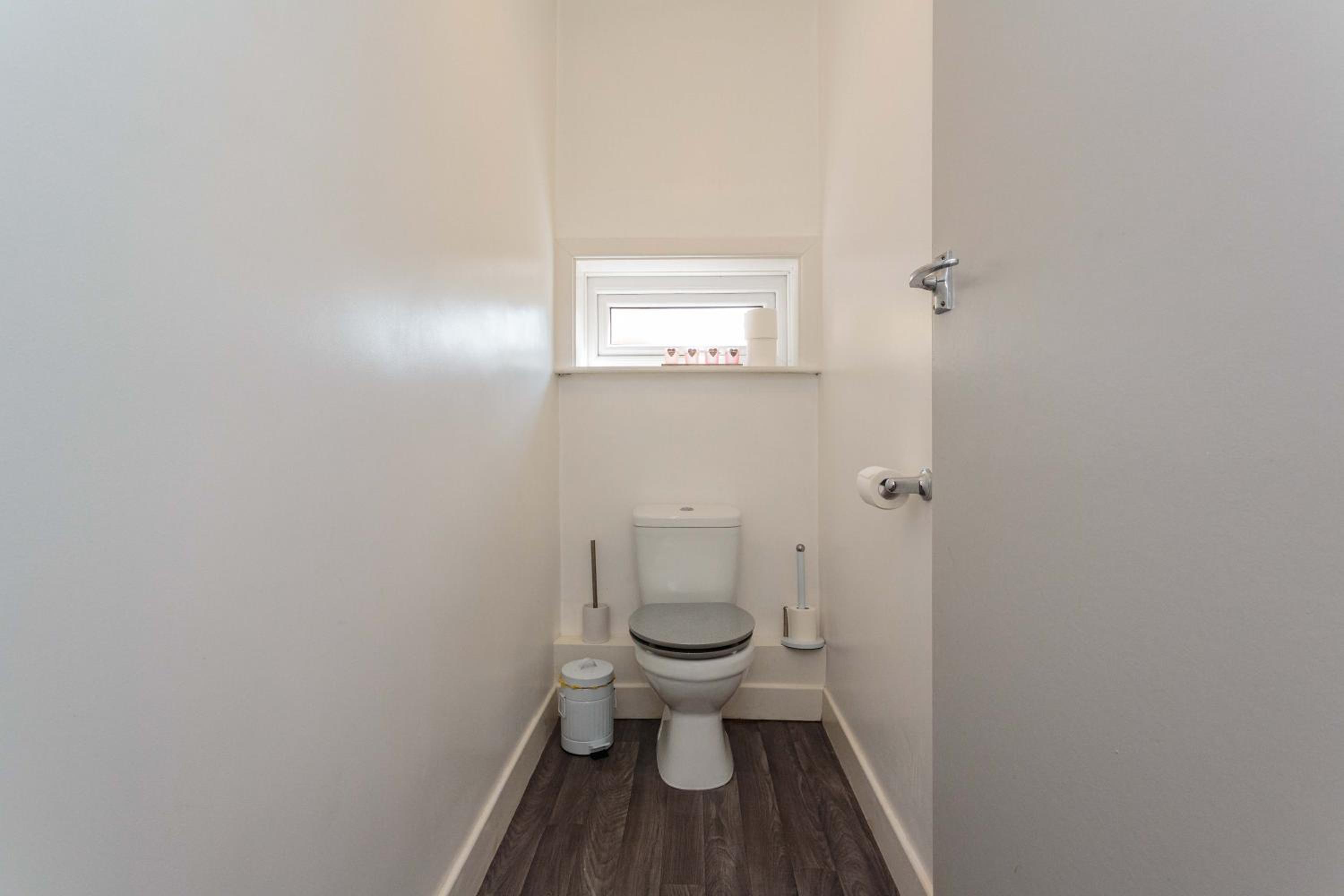 One-Bedroom Apartment - Photo 5