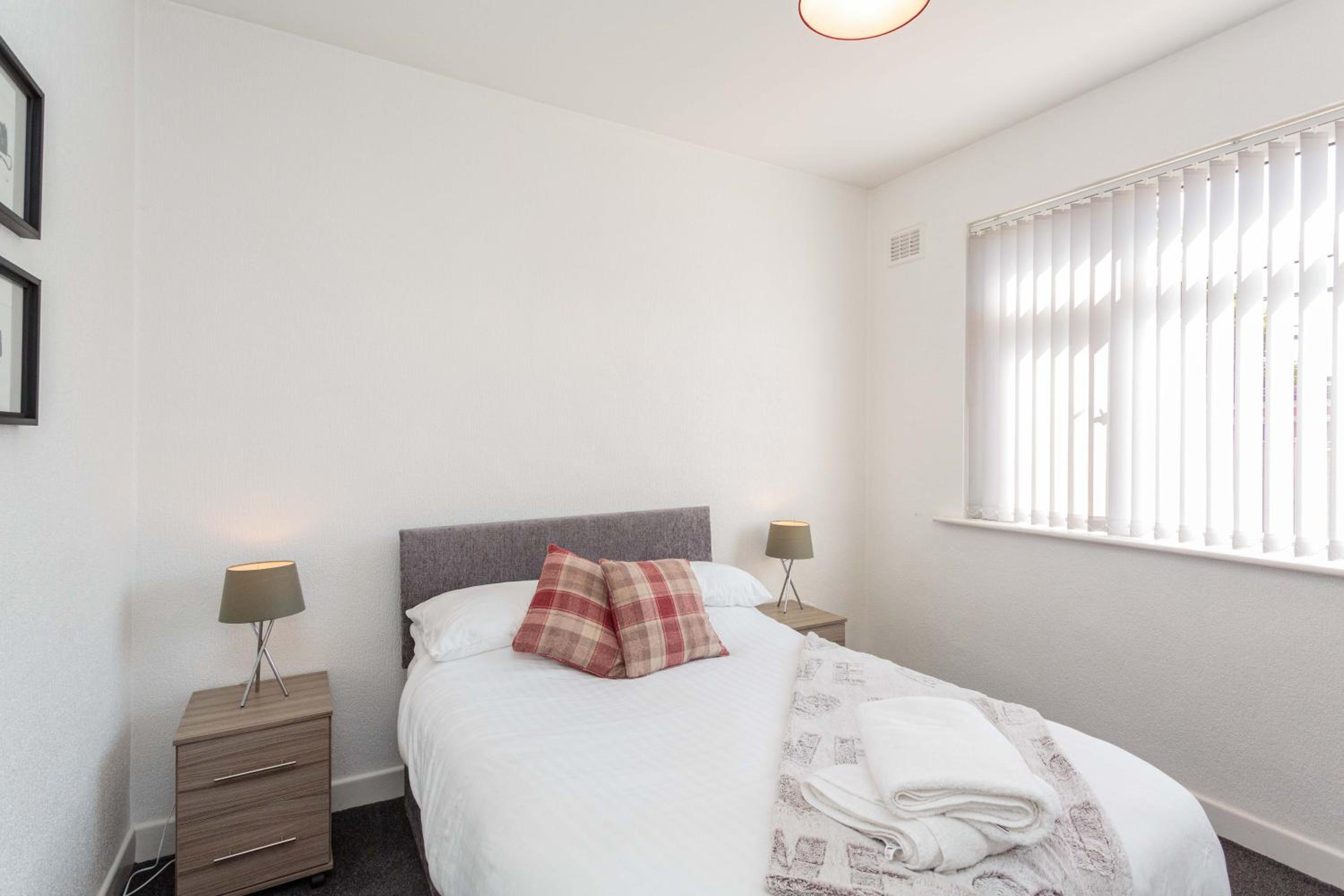 One-Bedroom Apartment - Photo 6