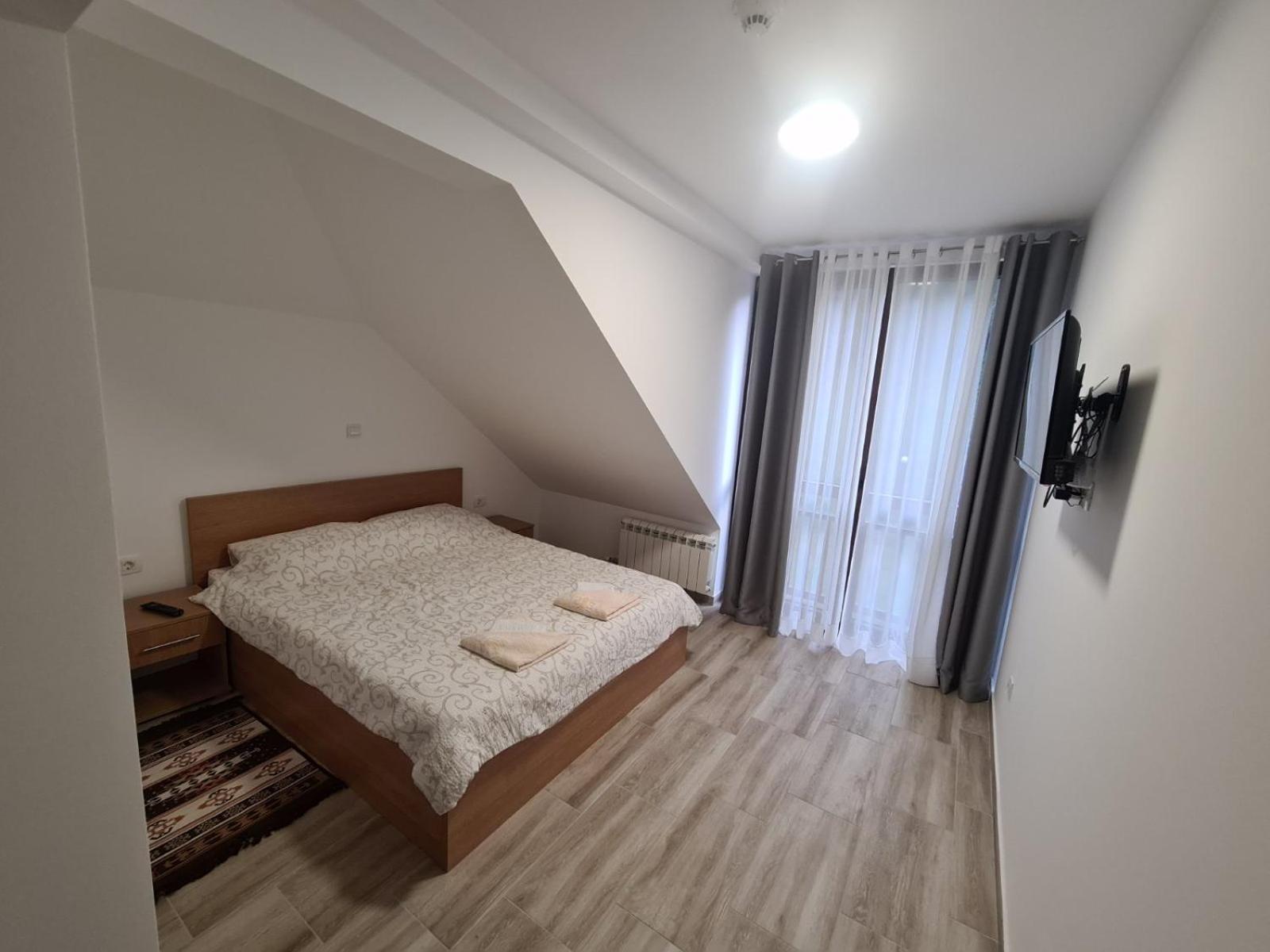 Large Double Room photo 2
