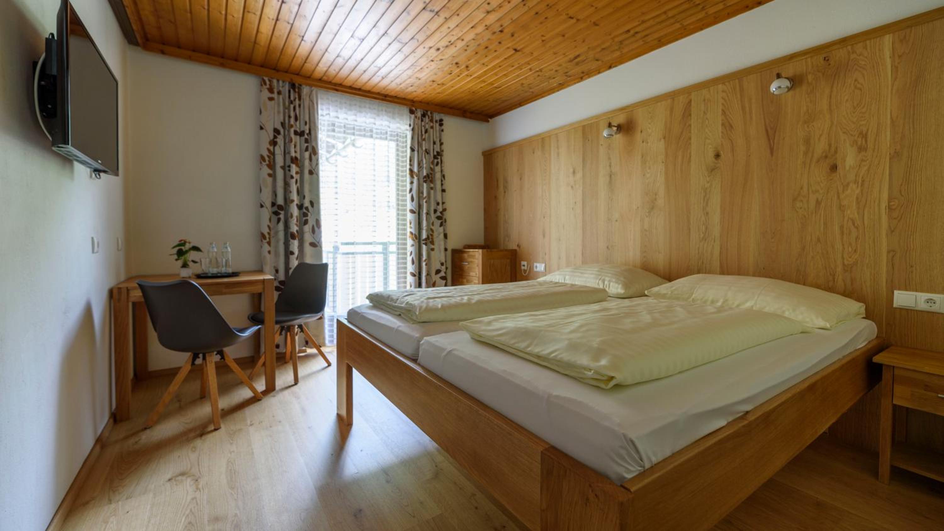 Standard Double Room photo 3