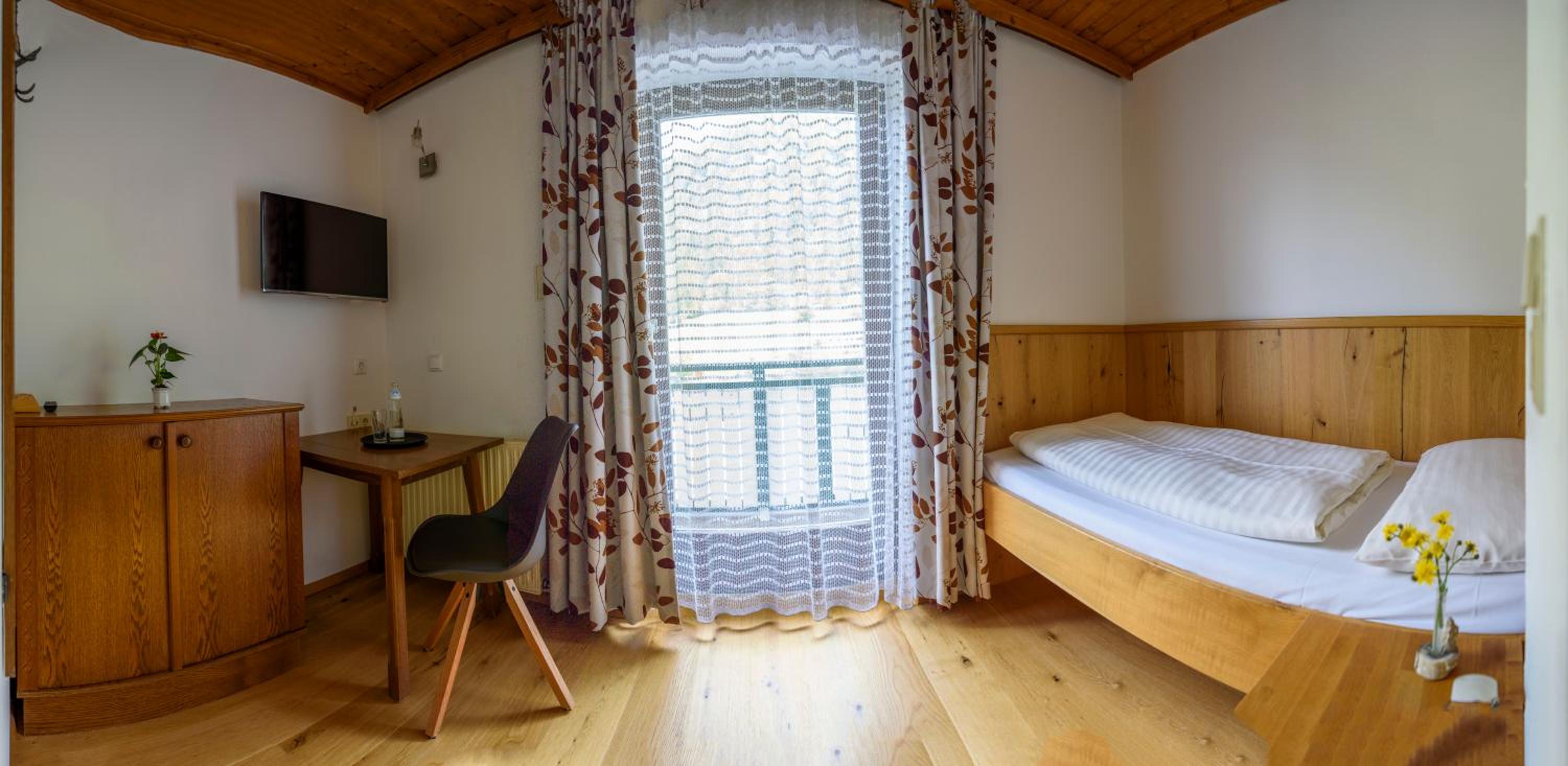 Budget Single Room photo 2