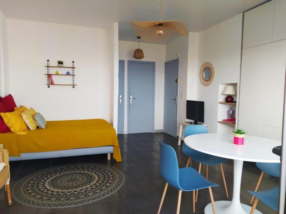Apartment with Sea View photo 1
