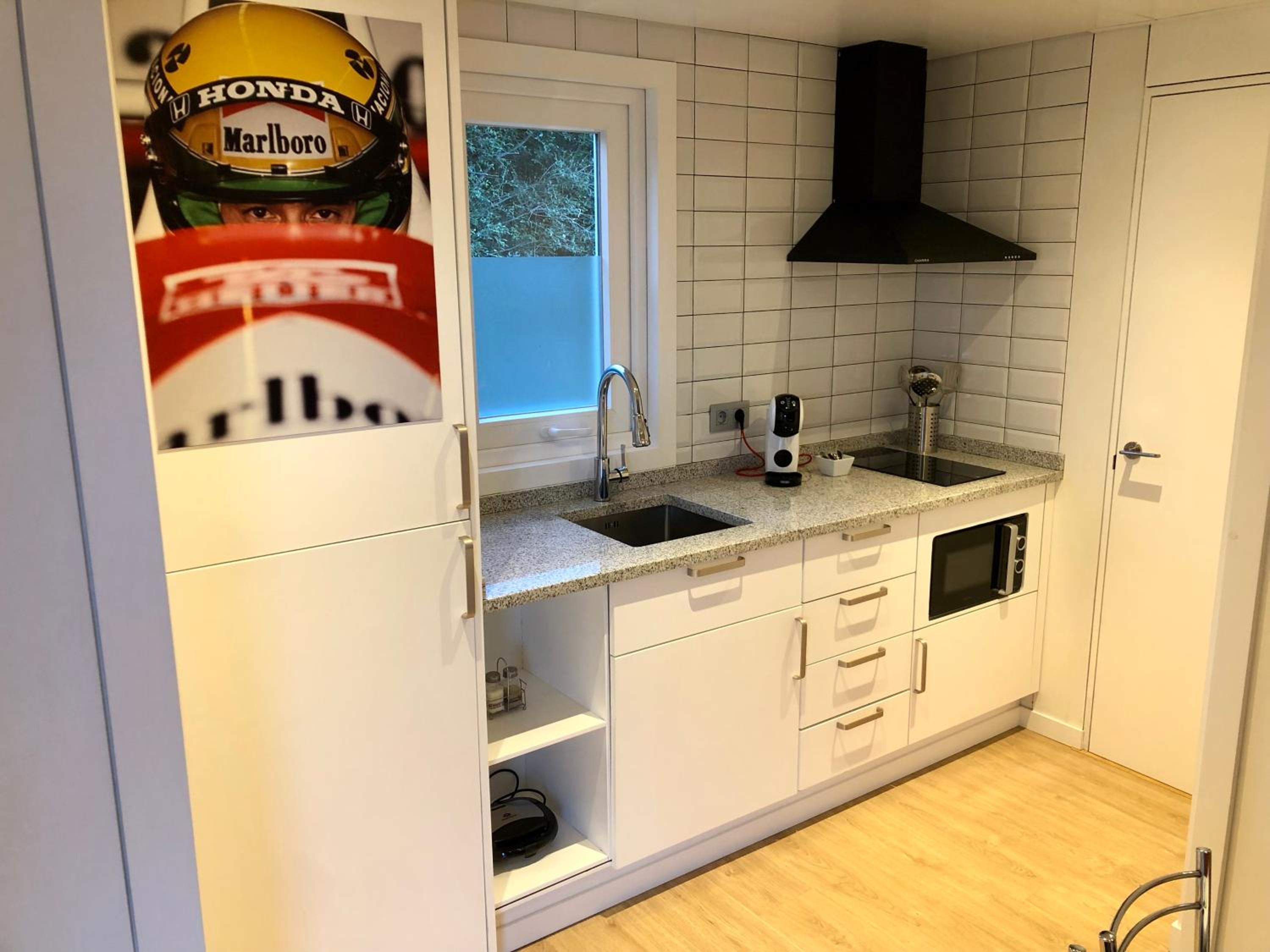 BUNGALOW - AYRTON SENNA  photo 3