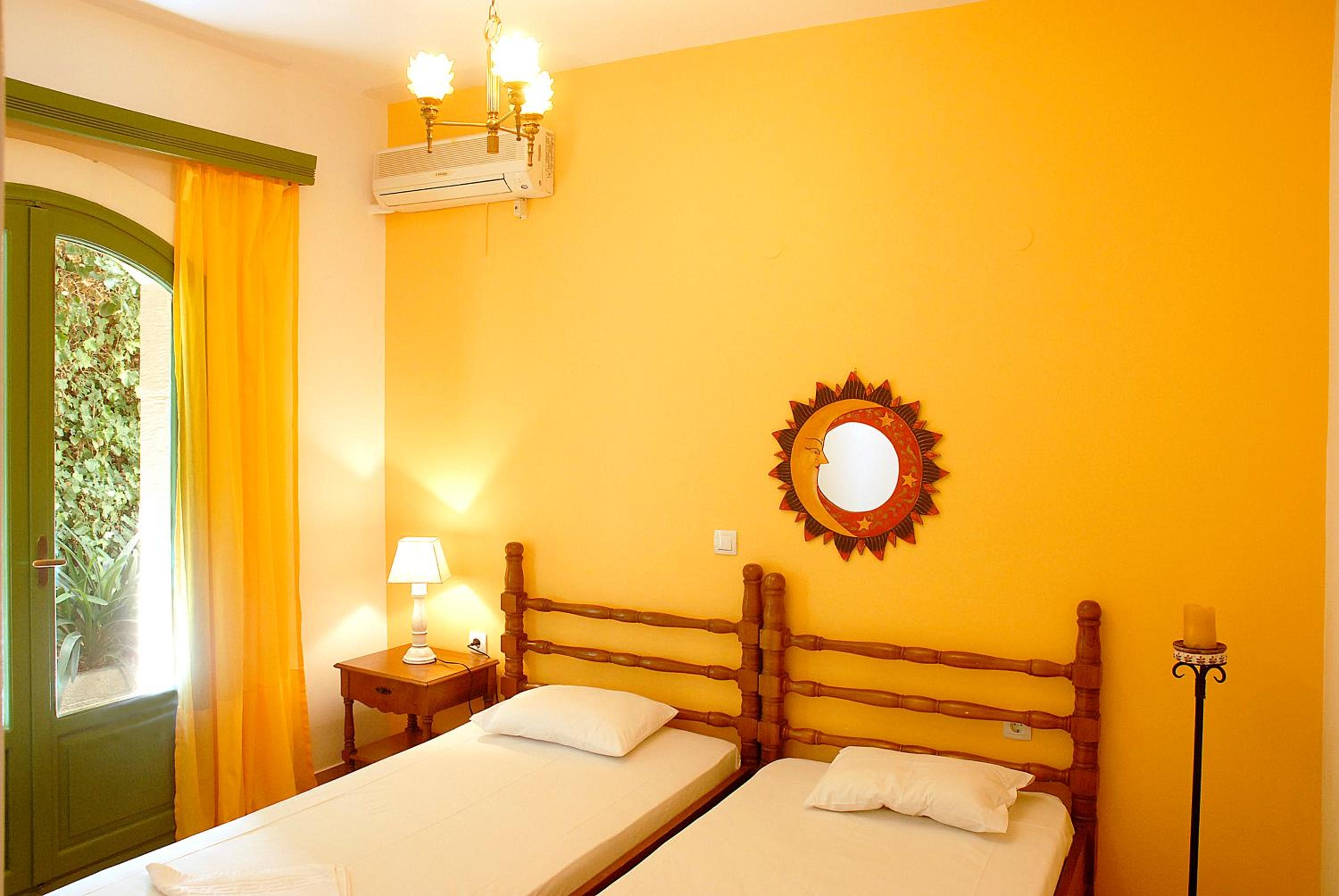 One-Bedroom Apartment (2 Adults)with garden View photo 3