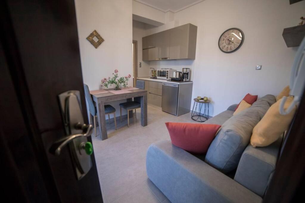 One-Bedroom Apartment - Photo 14