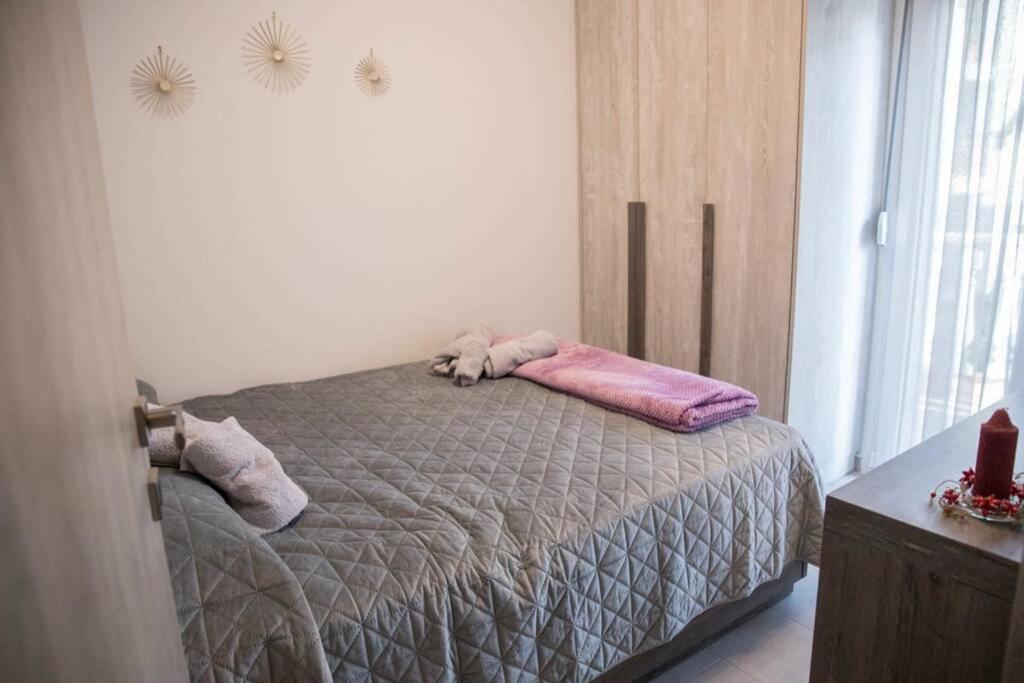 One-Bedroom Apartment - Photo 1