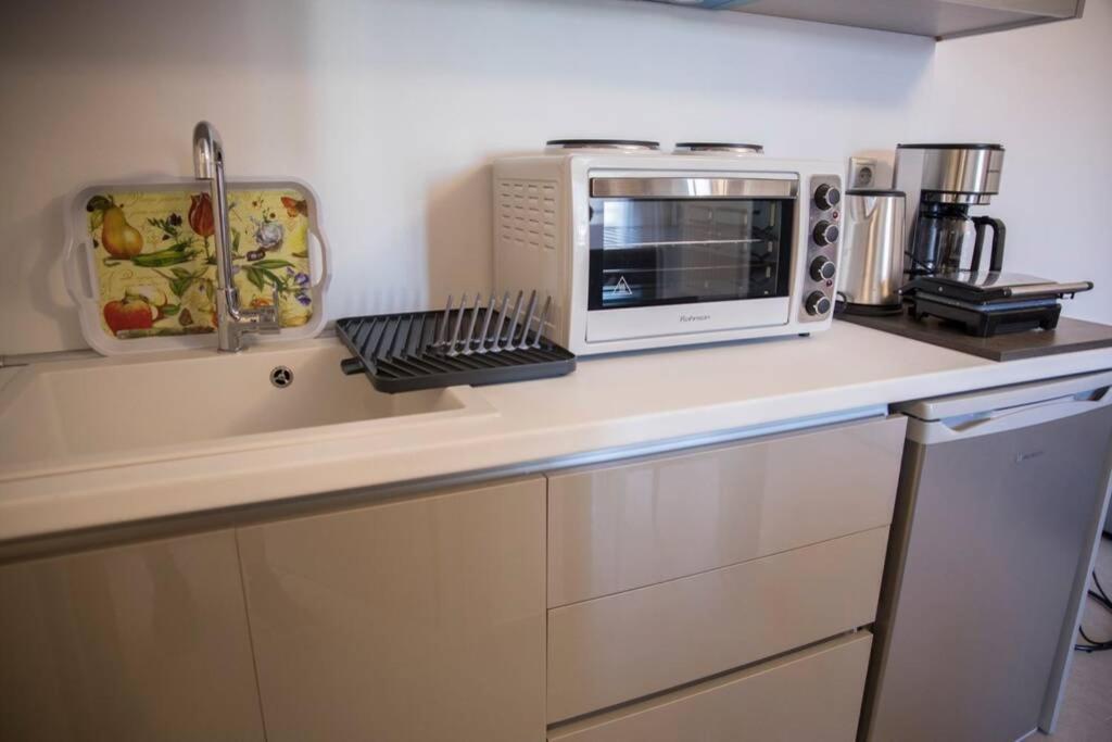 One-Bedroom Apartment - Photo 2