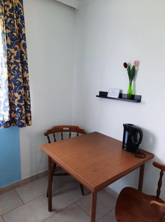 Twin Room with Private Bathroom photo 1