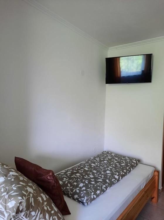 Twin Room with Private Bathroom photo 3