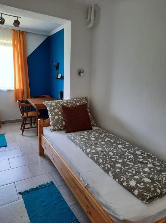 Twin Room with Private Bathroom photo 1
