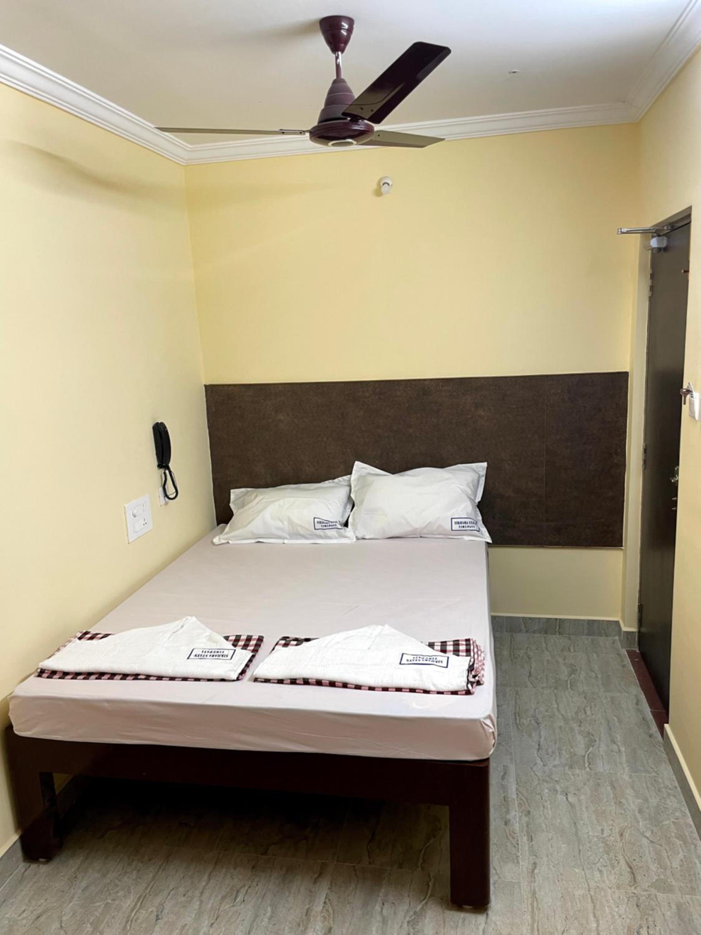 Budget Double Room - Photo 4