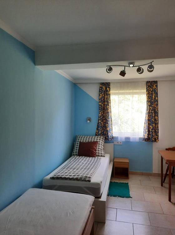 Twin Room with Private Bathroom photo 2
