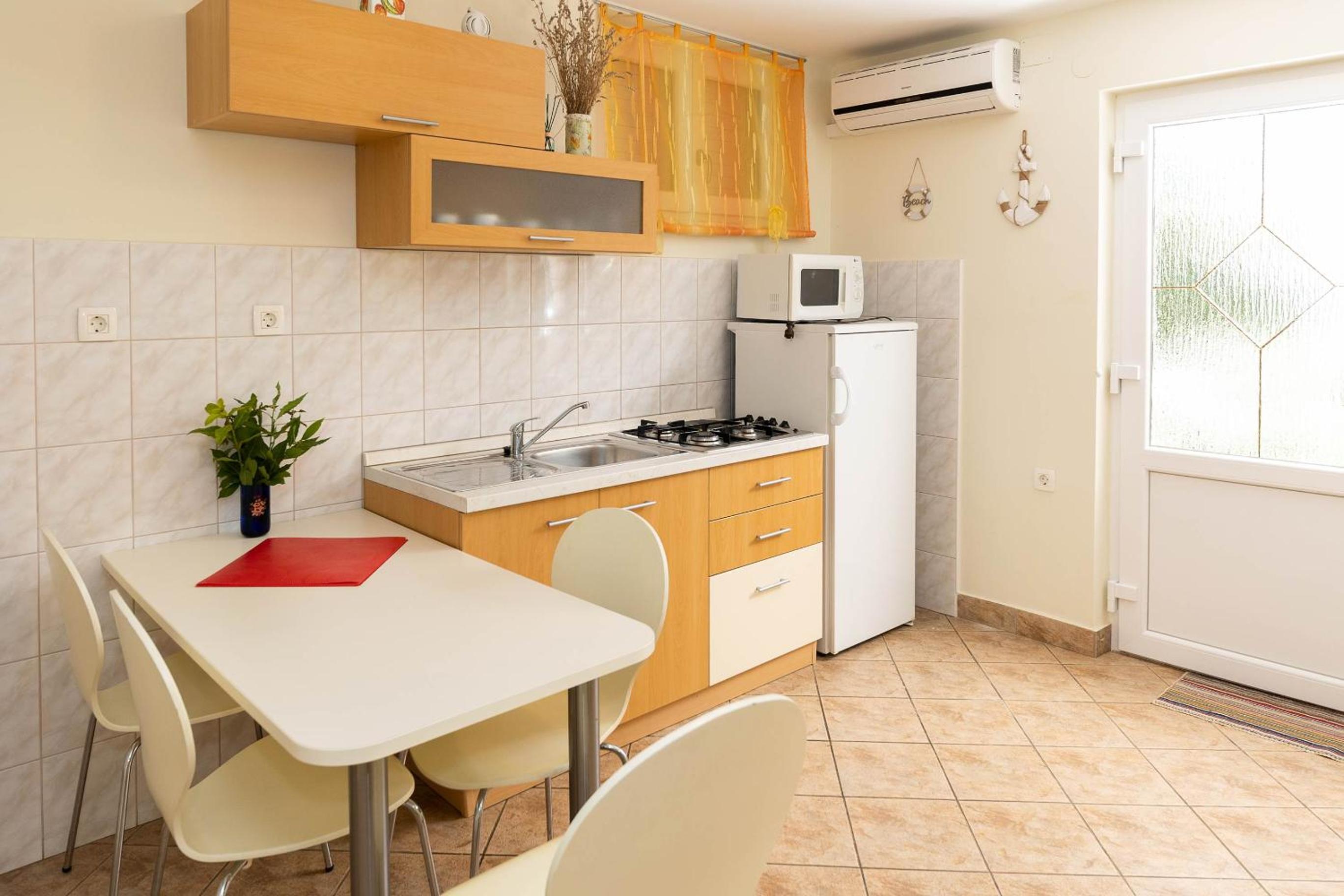 One-Bedroom Apartment with Terrace photo 2