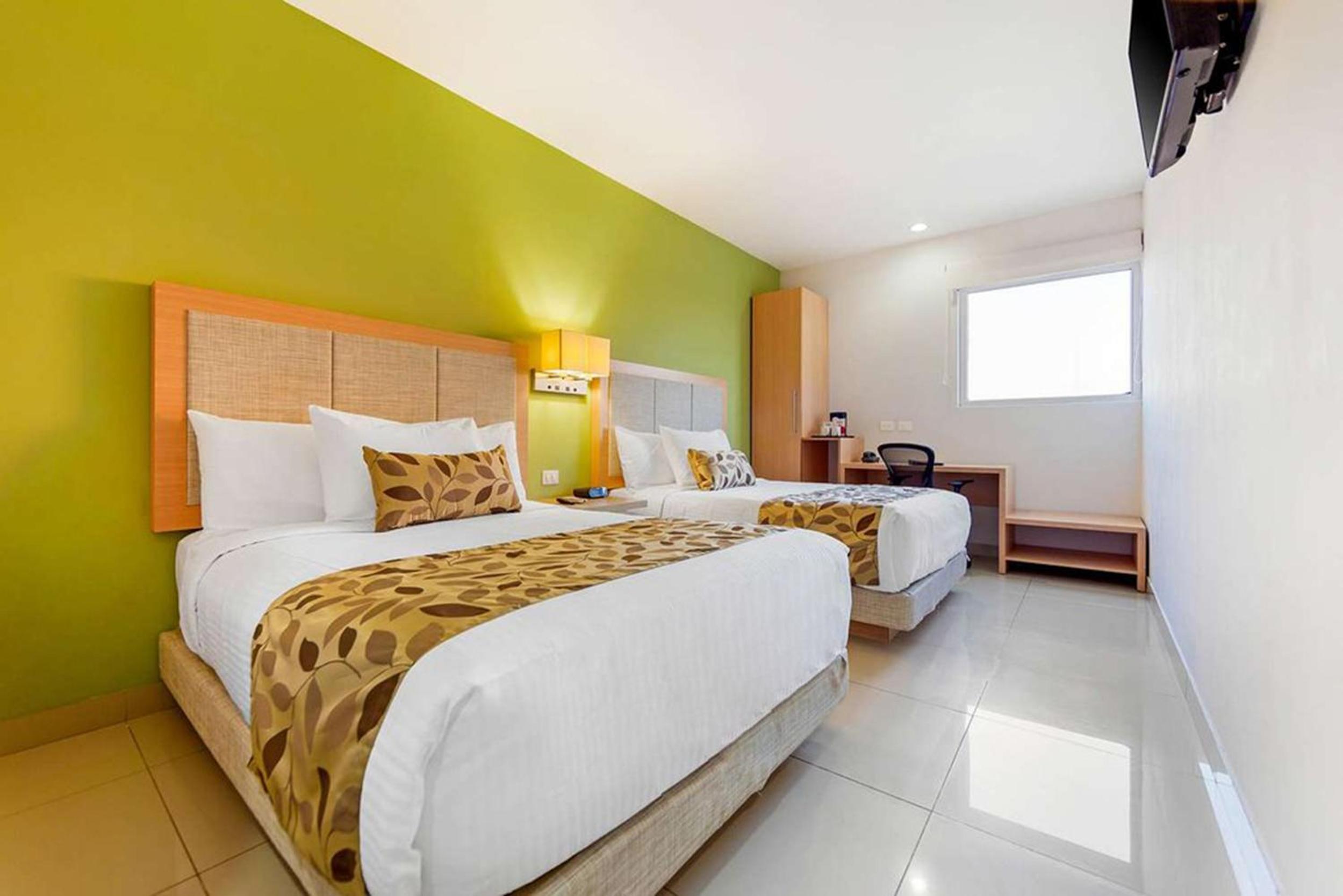Double Room with Two Double Beds photo 3