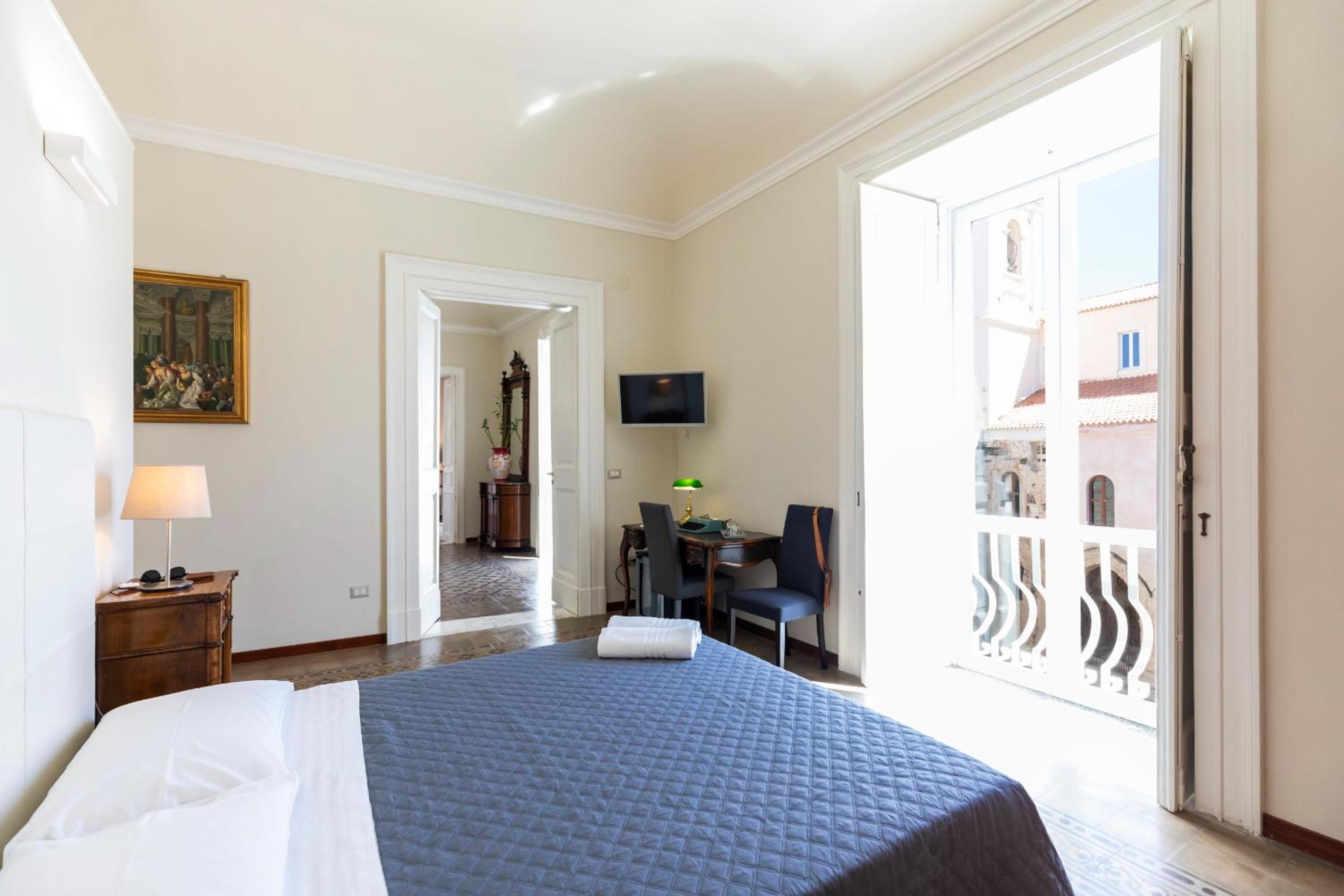 Junior Suite with Cathedral View photo 1