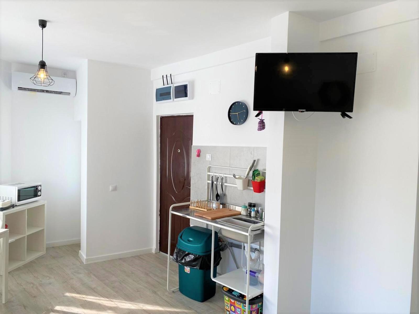 One-Bedroom Apartment - Photo 7