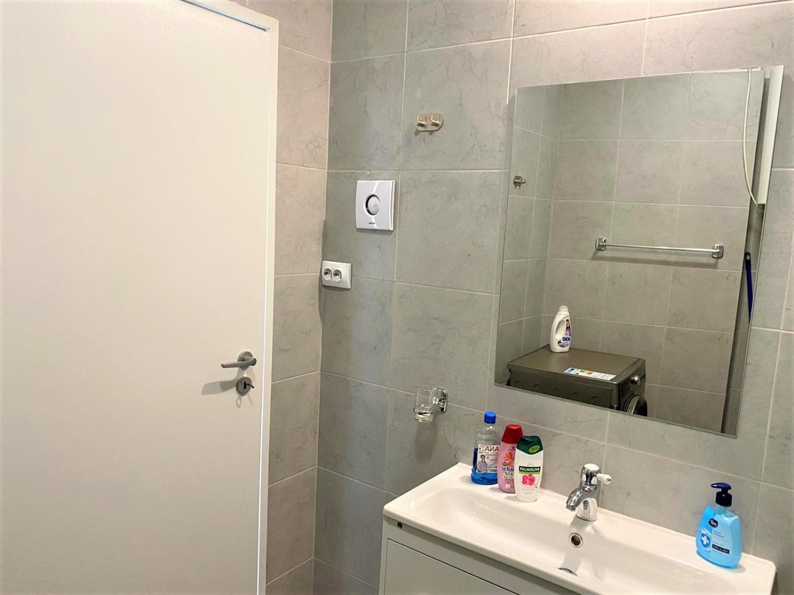 One-Bedroom Apartment - Photo 10