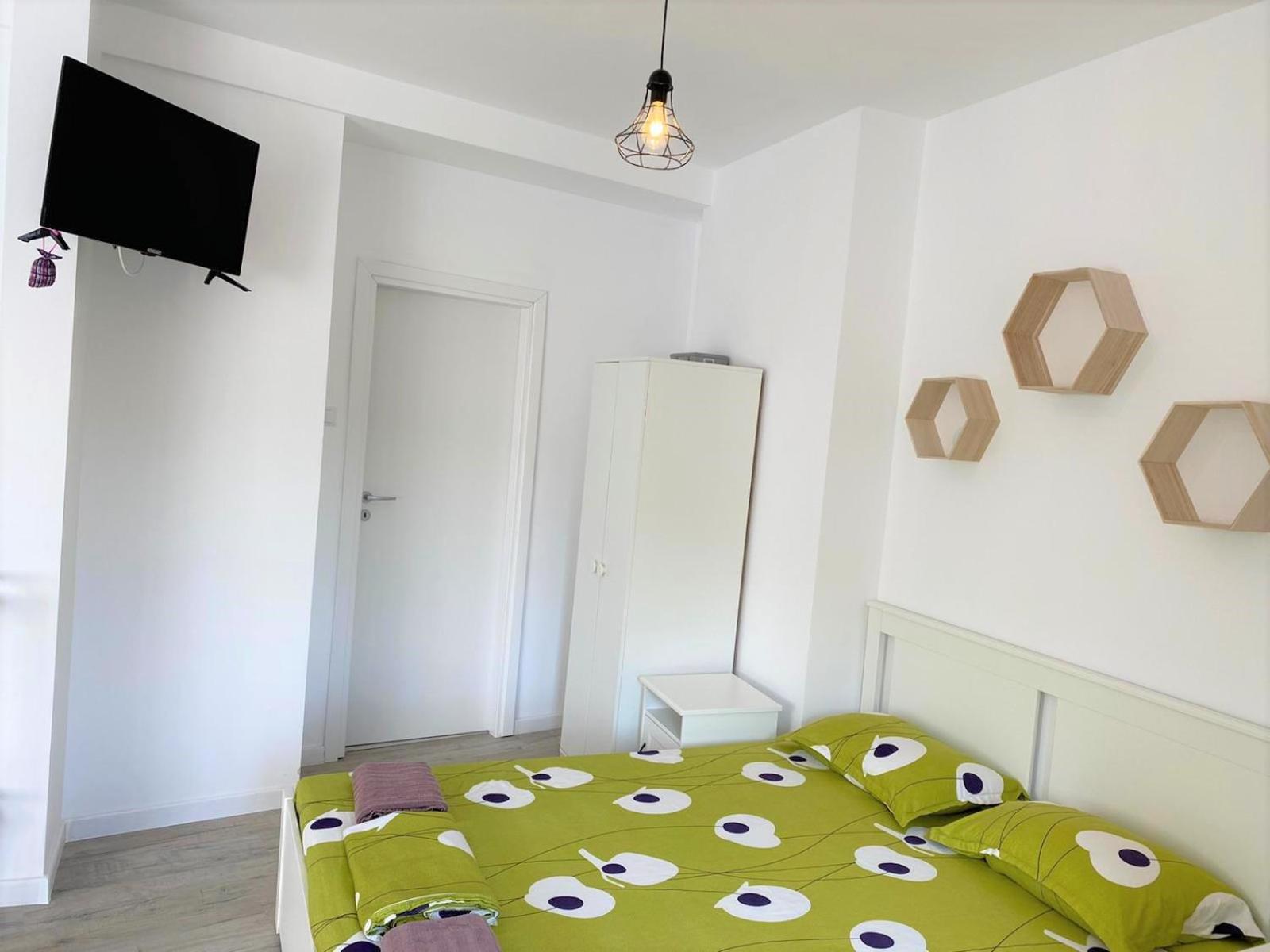 One-Bedroom Apartment - Photo 12