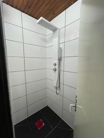Deluxe Room - Photo 17