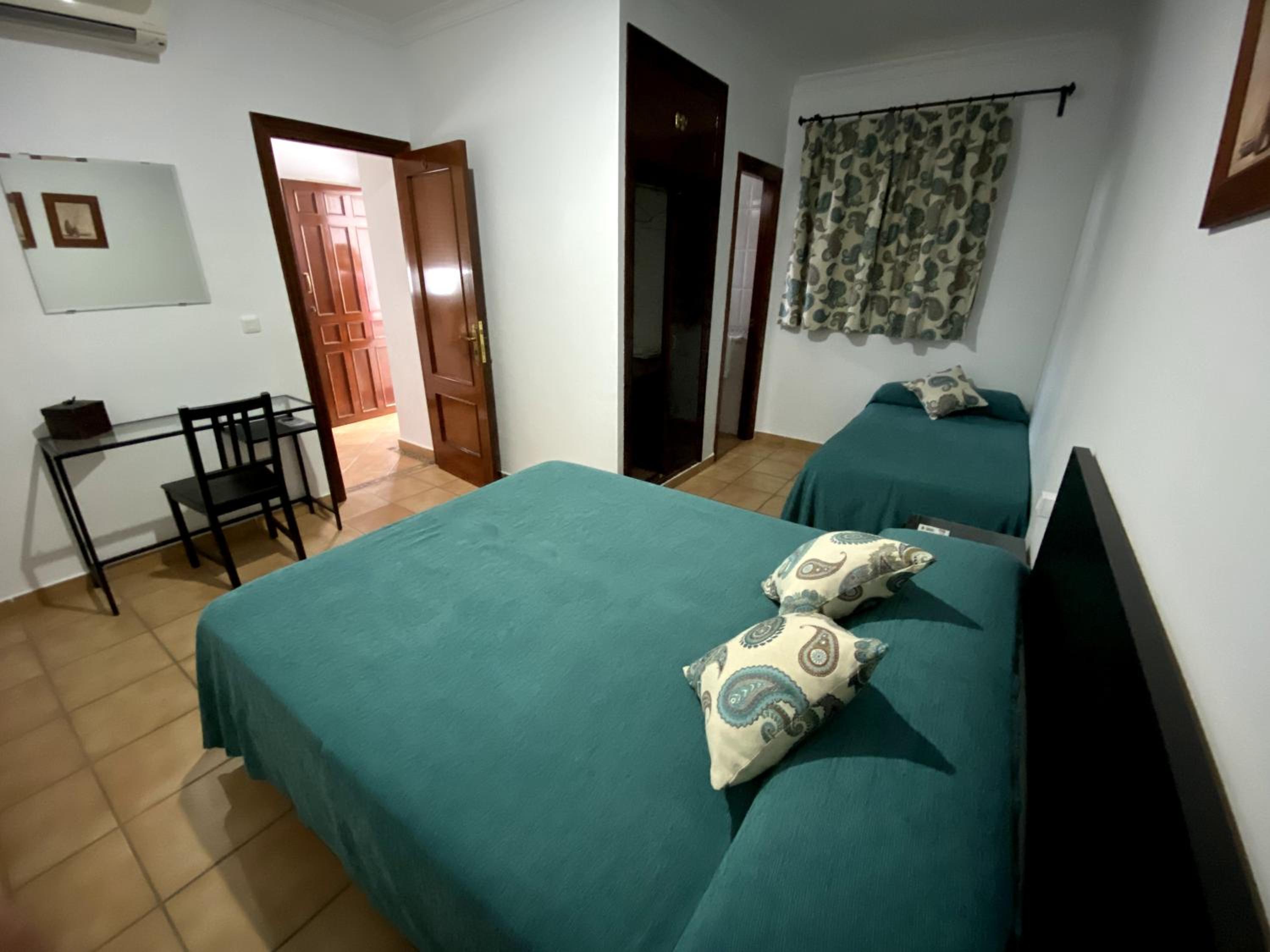 Triple Room - Photo 2