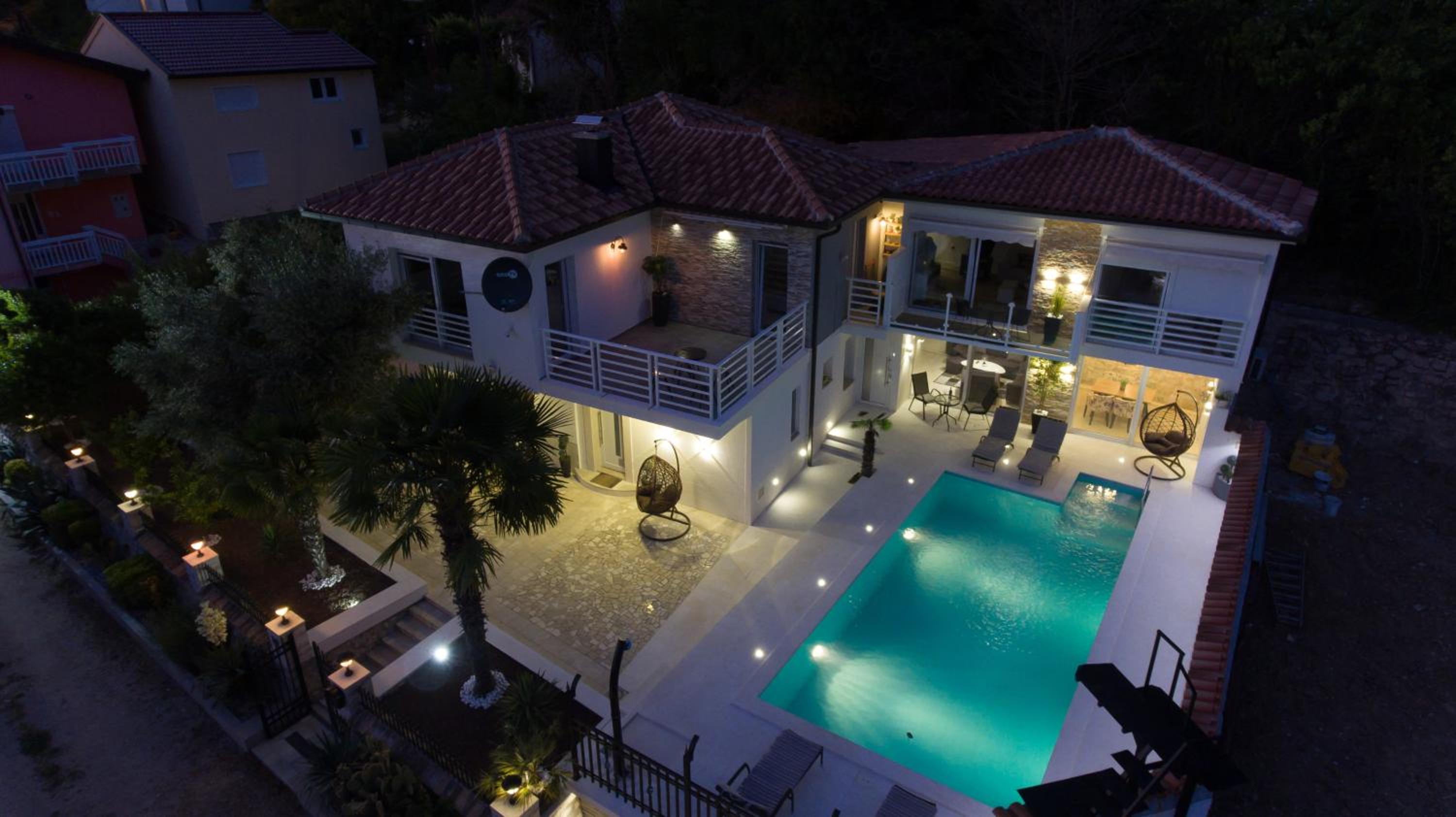 Villa photo 2