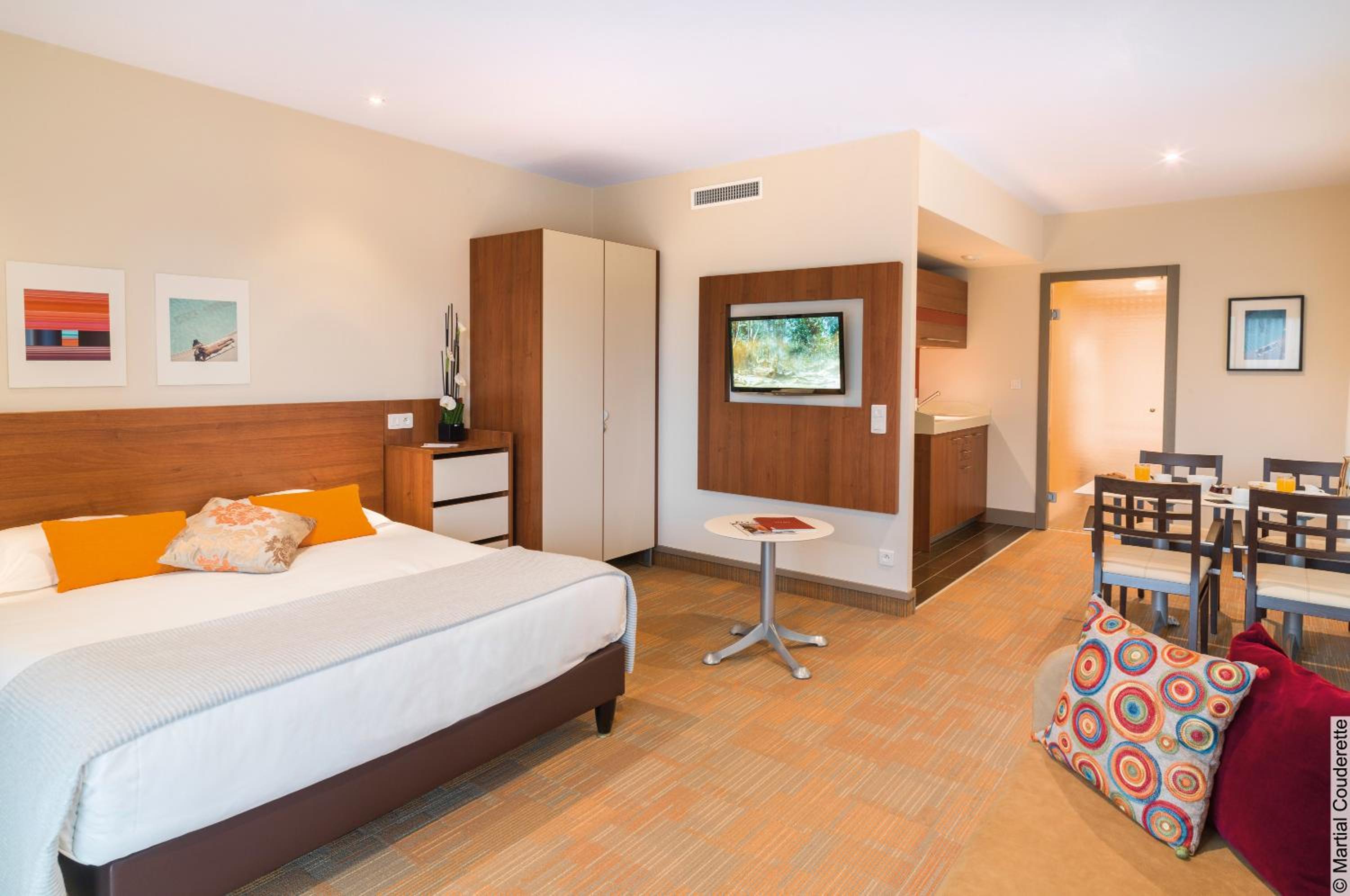 Family Apartment (2 Adults + 2 Children) - Spa and Pool Access not Included - Photo 2