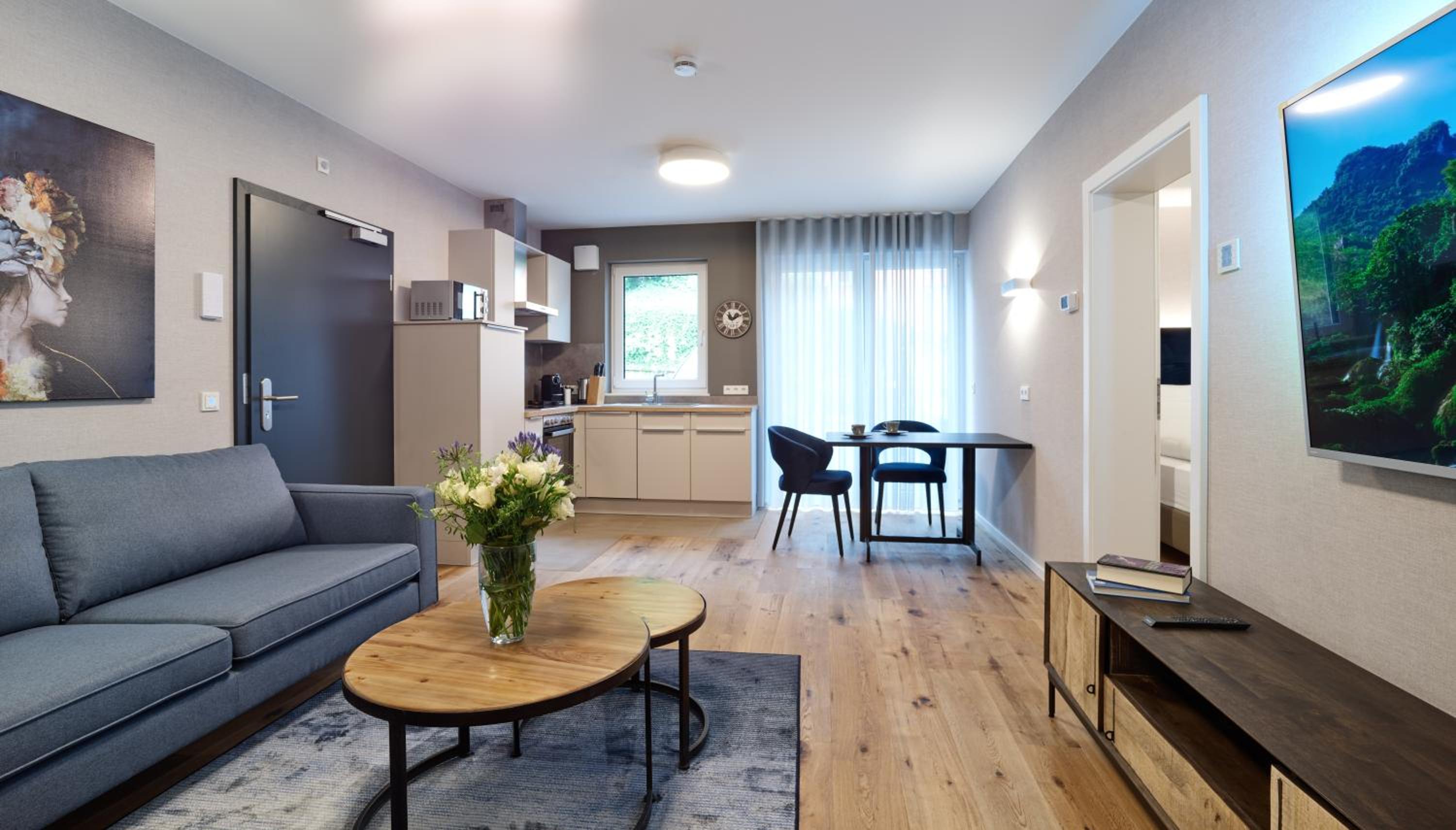 One-Bedroom Apartment - Photo 1