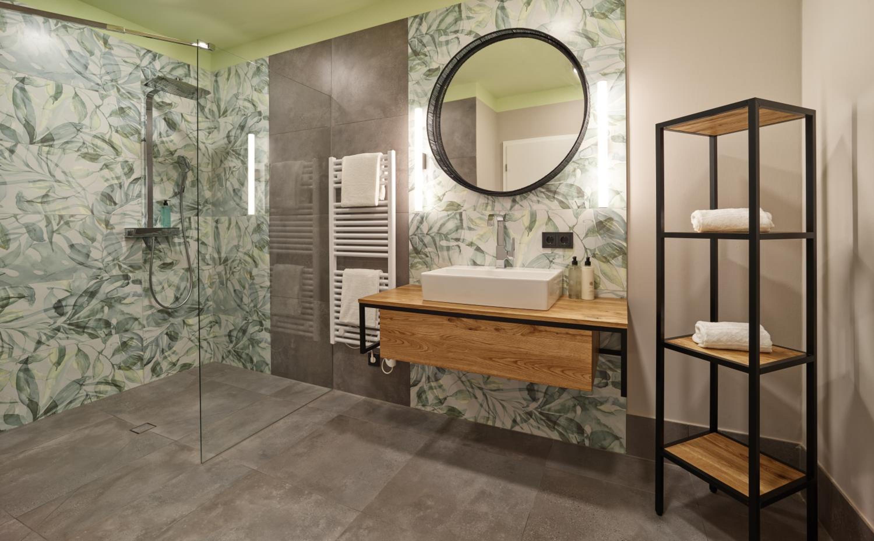 One-Bedroom Apartment - Photo 3