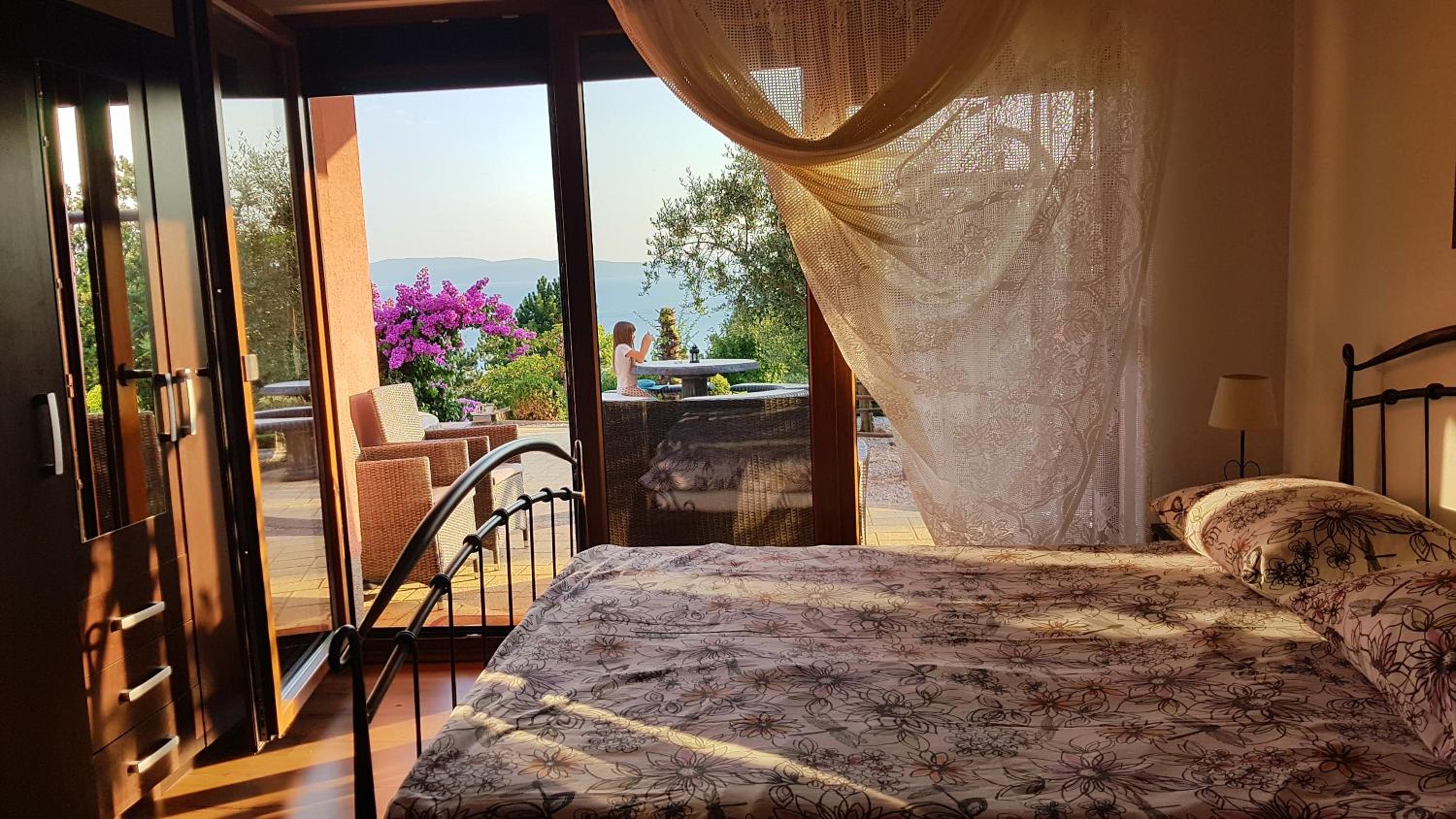 Studio Apartment with Sea View