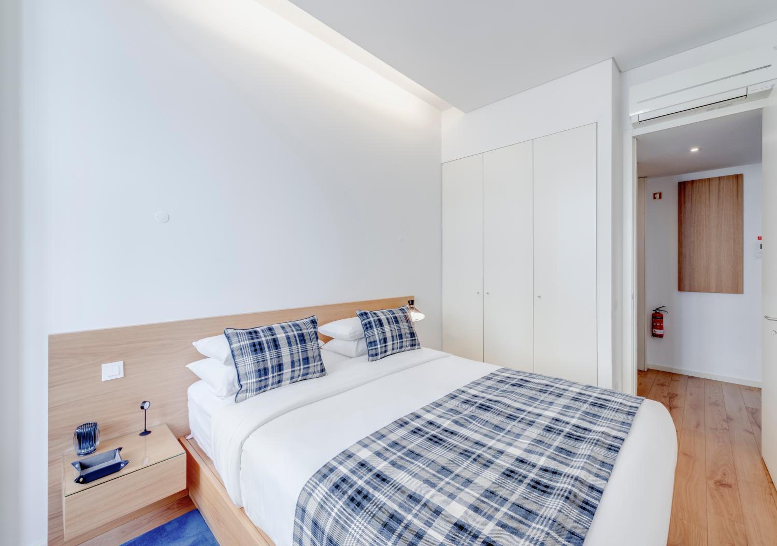 Standard One-Bedroom Apartment - Photo 8