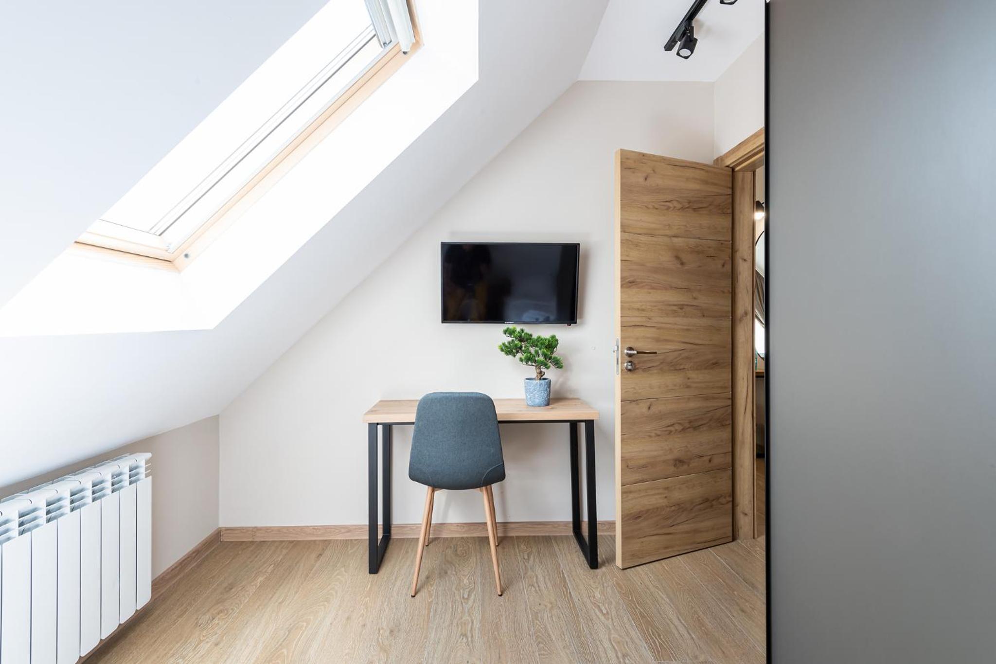 Apartment with Sea View - Photo 6