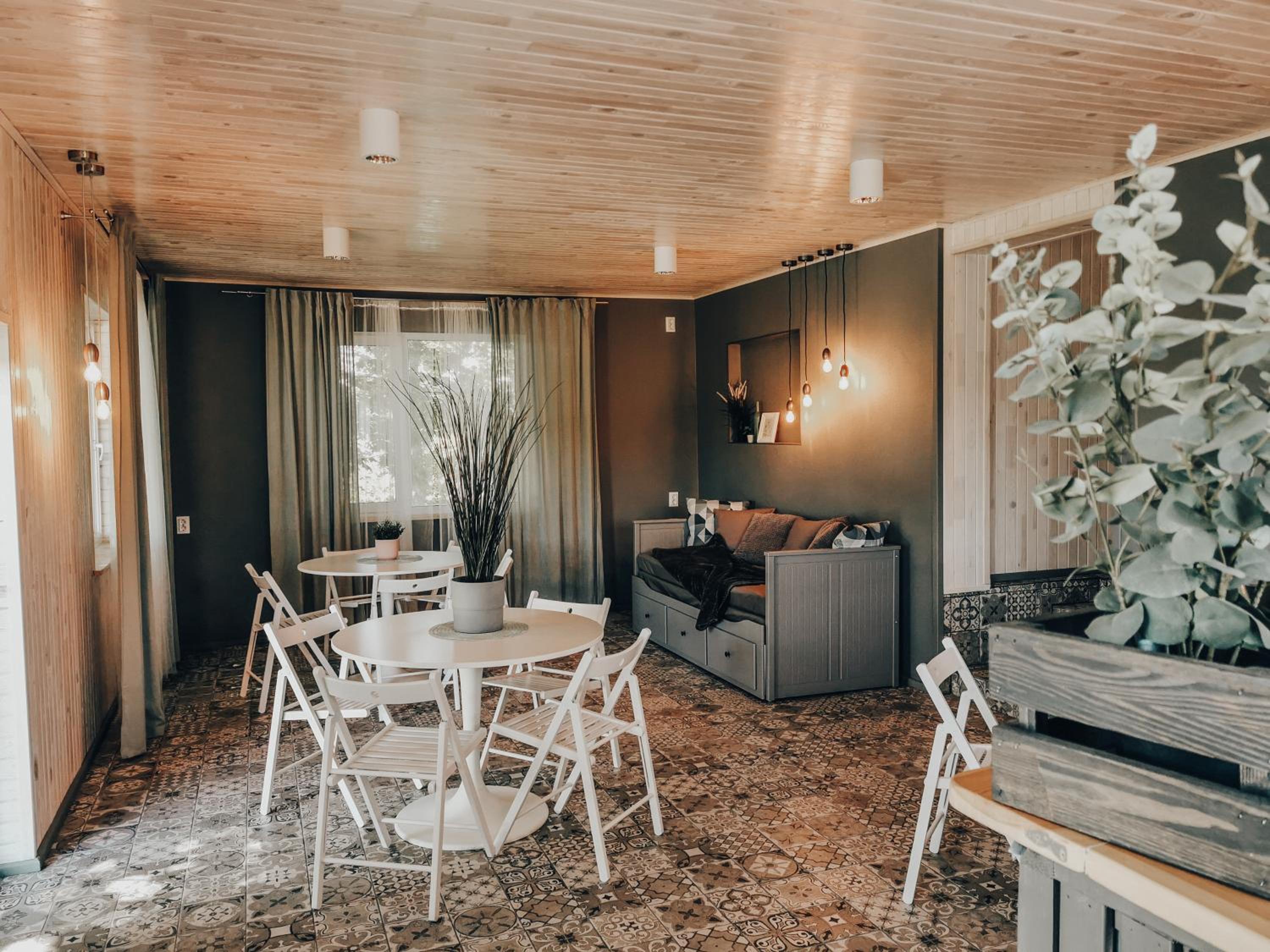 Two-Bedroom House - Photo 10