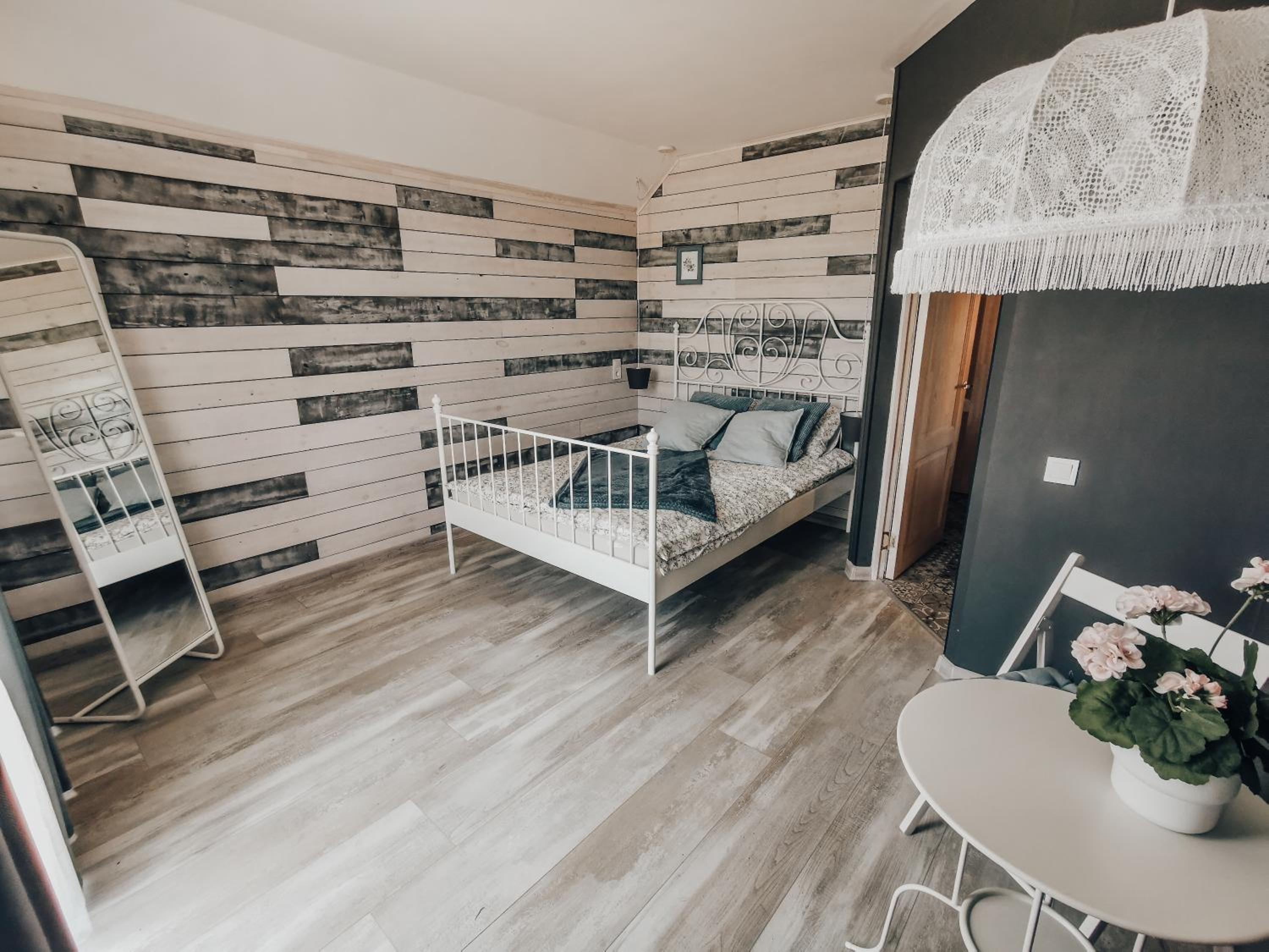 Two-Bedroom House - Photo 8
