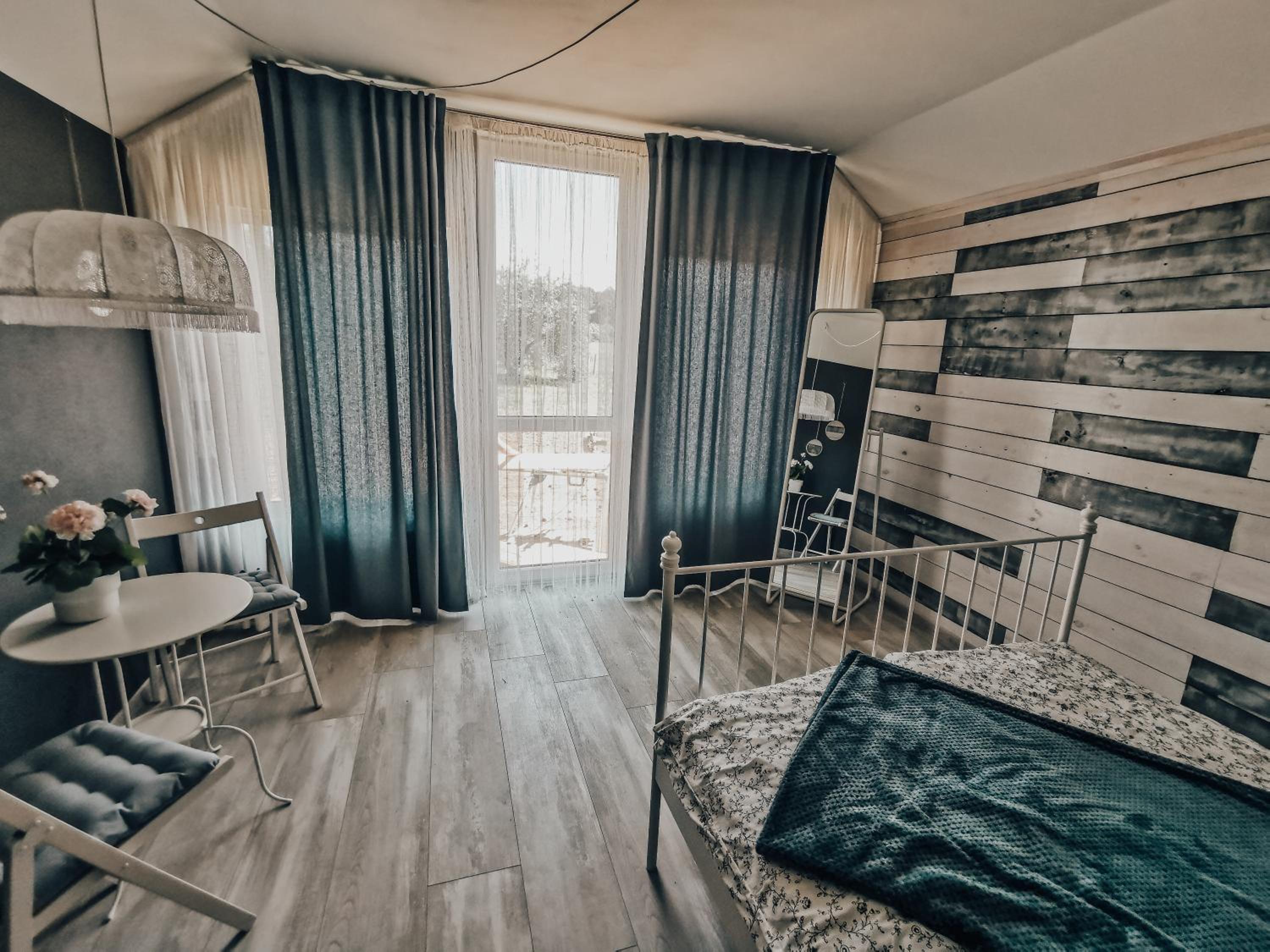 Two-Bedroom House - Photo 5