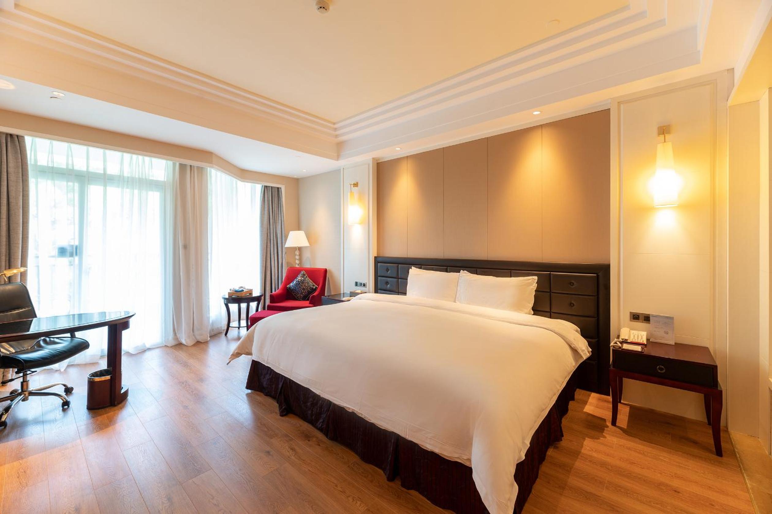 Executive Double Room with Mountain View photo 2