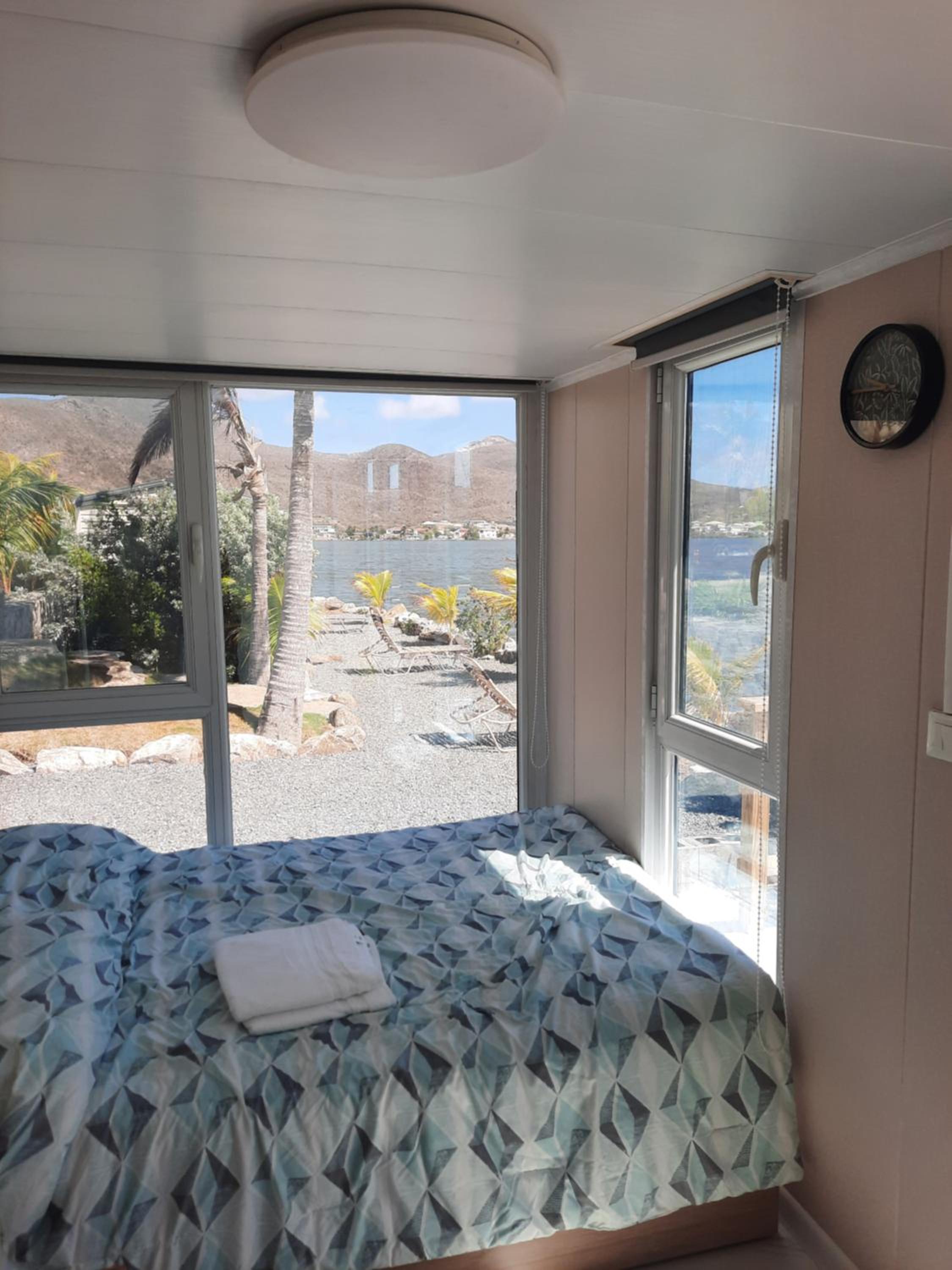 One-Bedroom Apartment - Photo 8