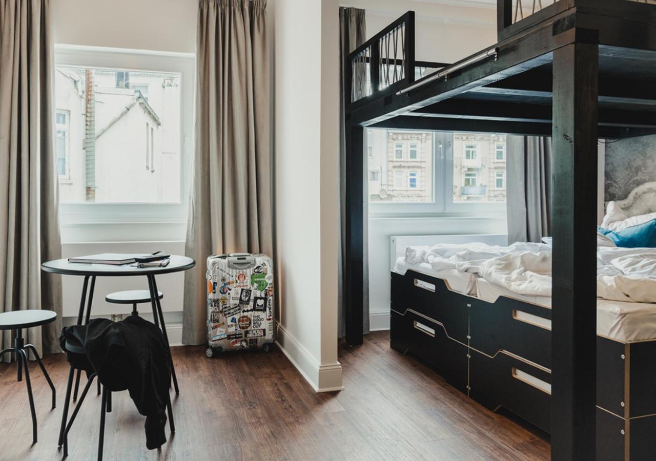 6 Bed Room - Photo 6