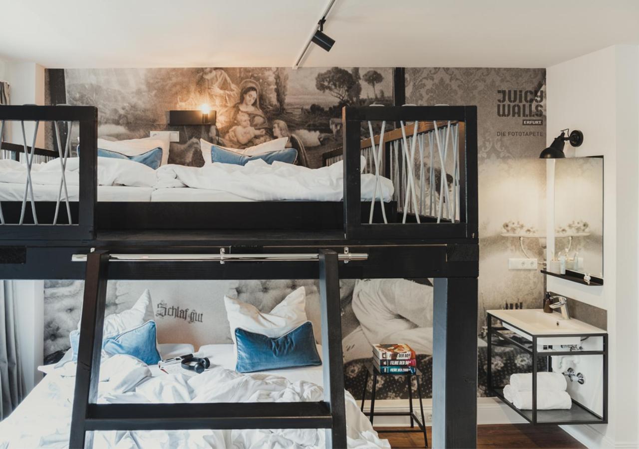 6 Bed Room - Photo 3