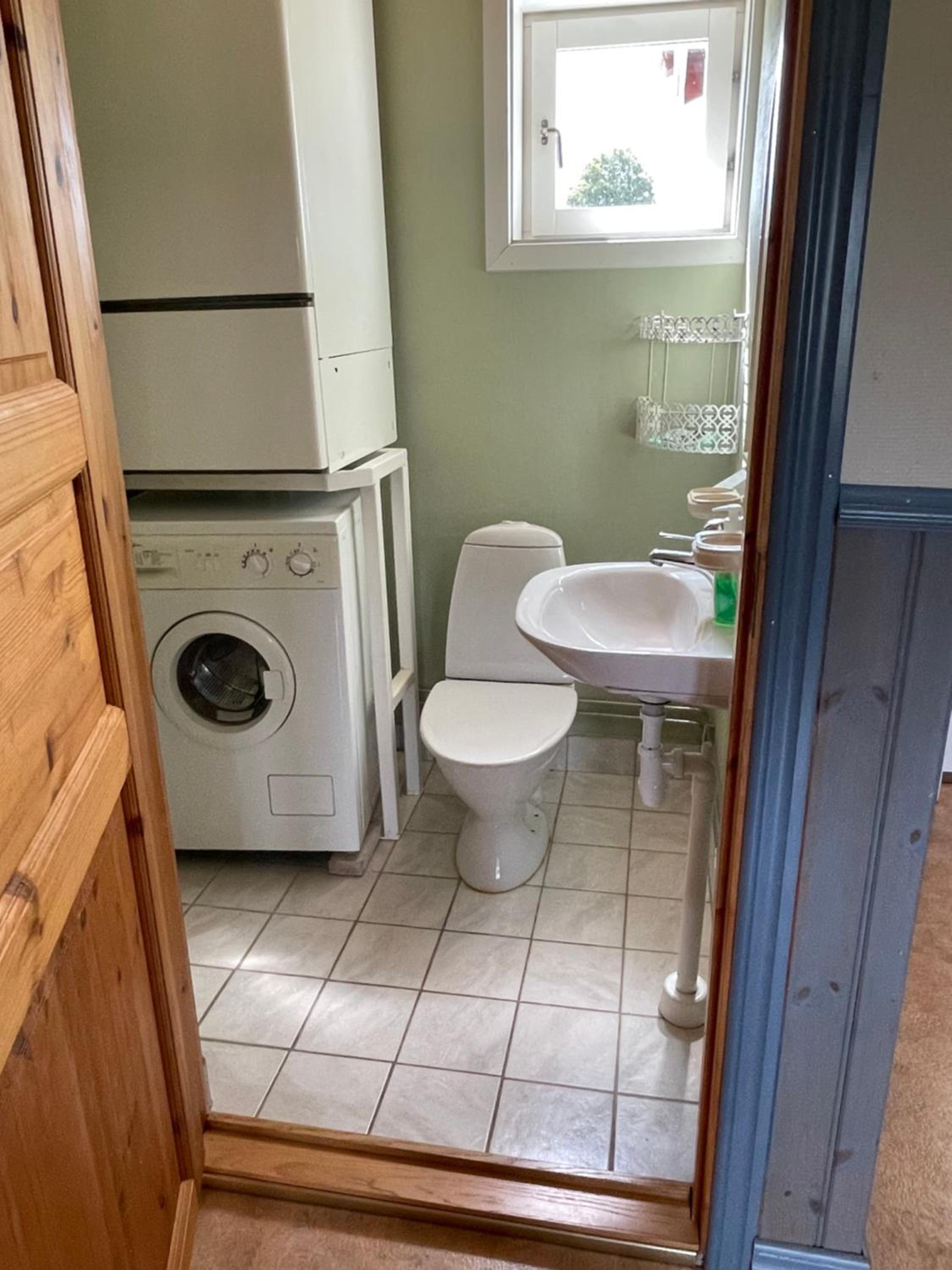 Four-Bedroom House - Photo 4