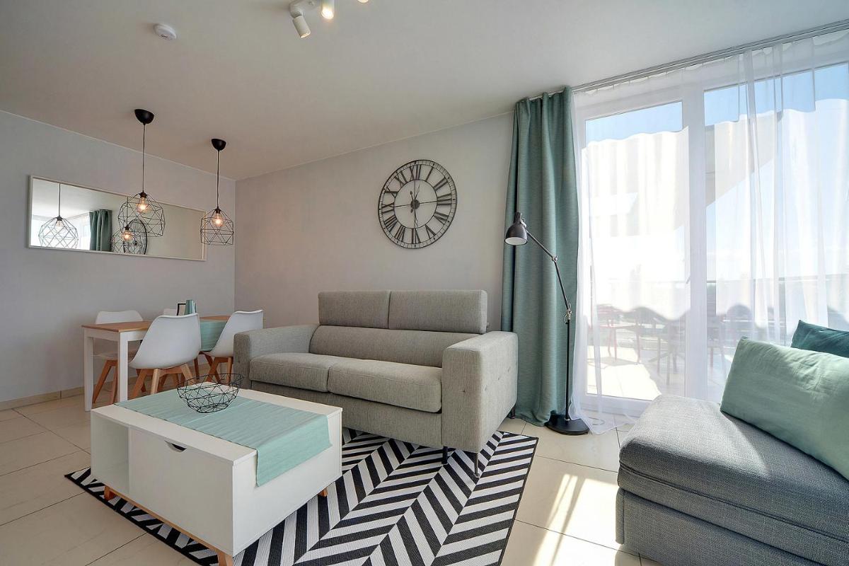 One-Bedroom Apartment photo 1