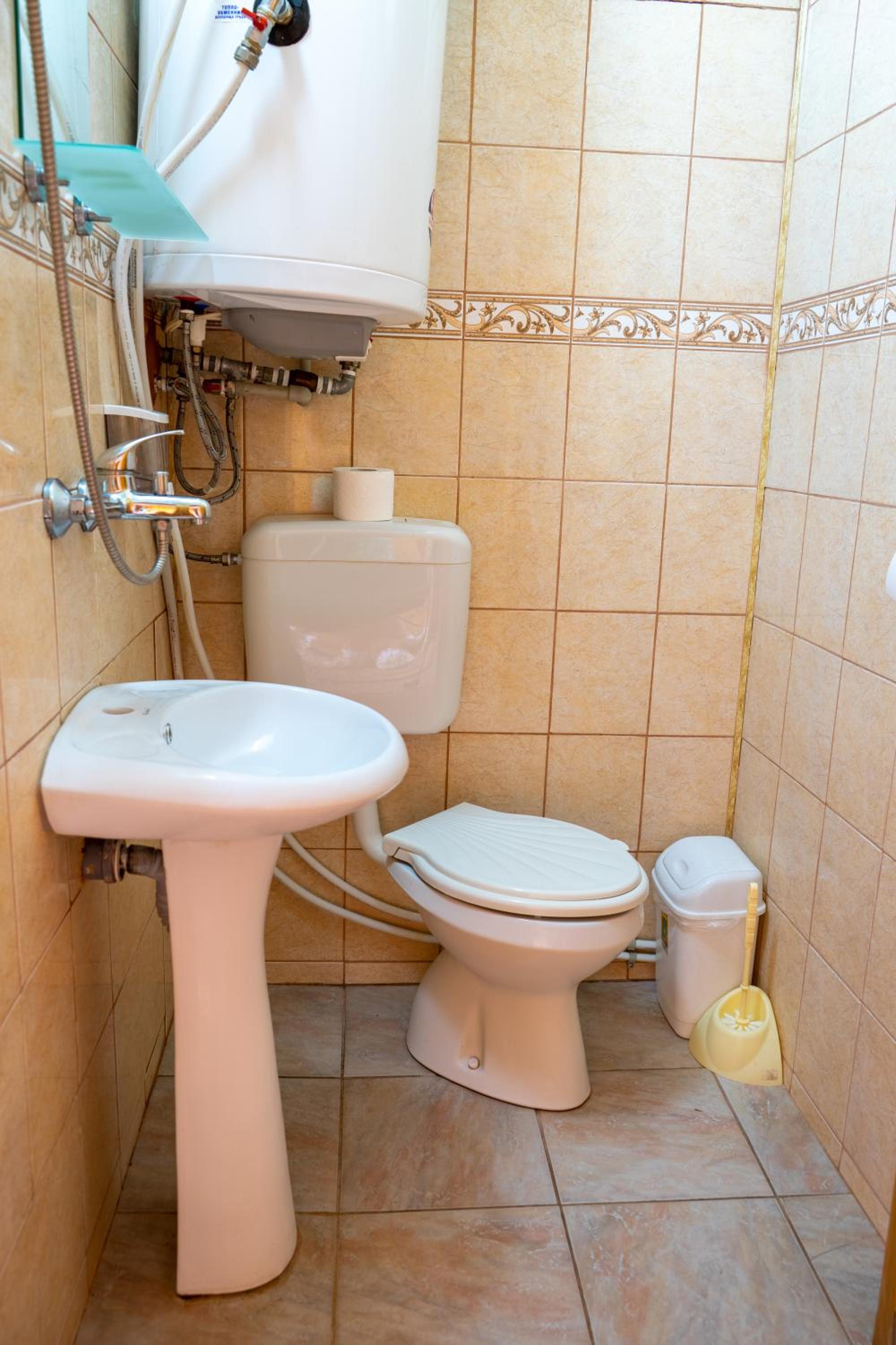 Triple Room with Private Bathroom photo 2
