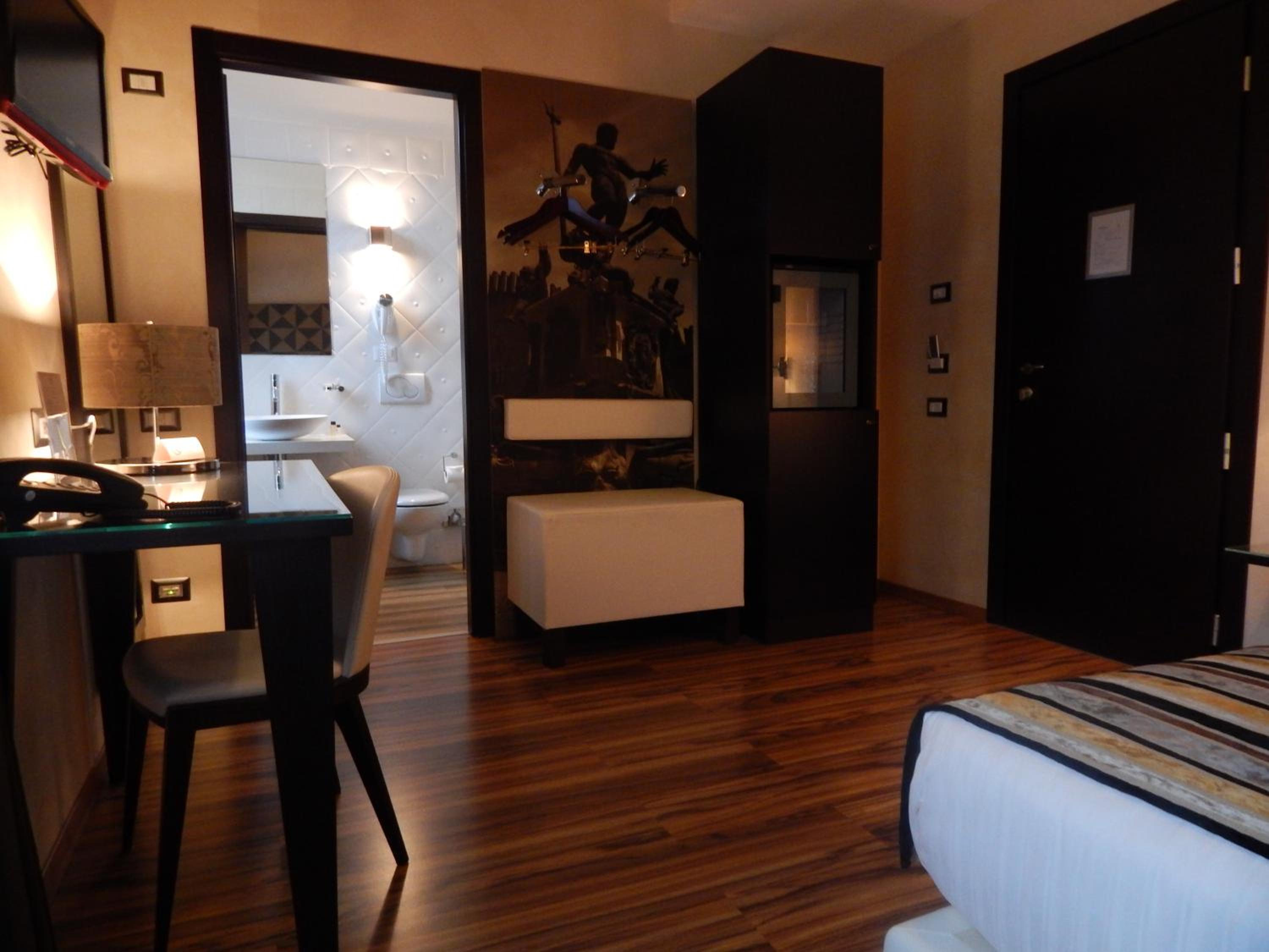 Single Room photo 2