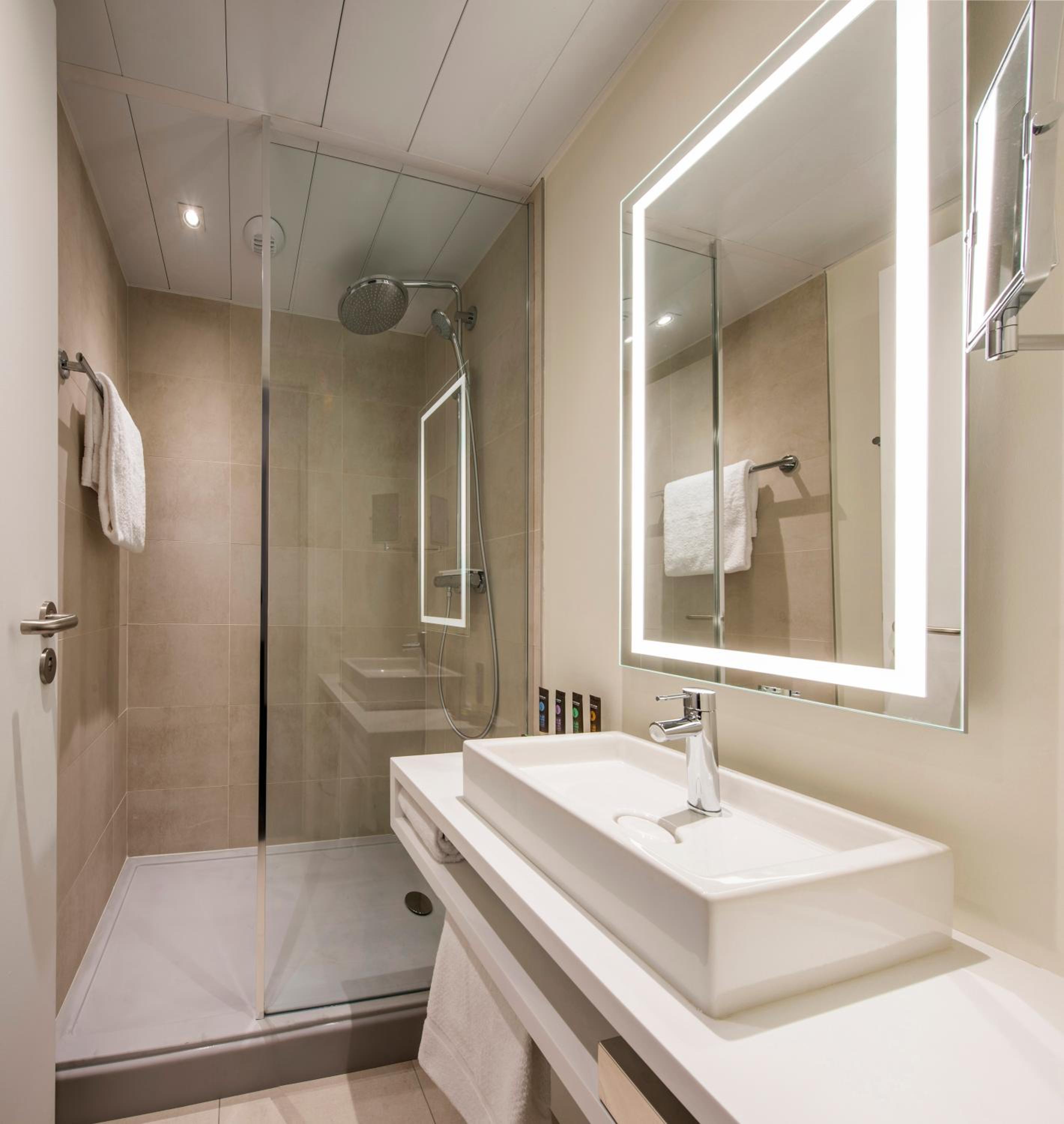 Standard Double Room with Sofa - Photo 4