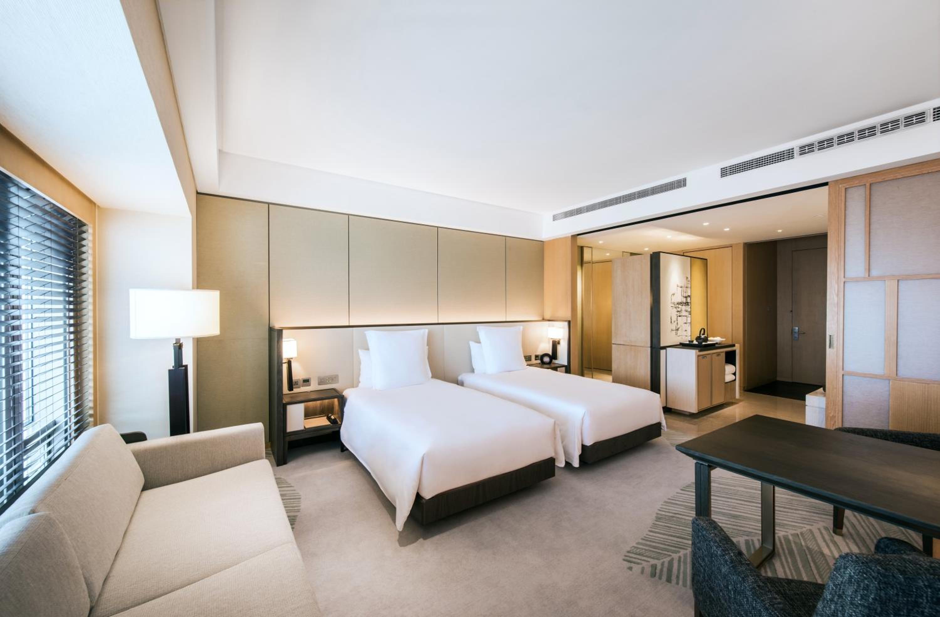 Twin Room with Changan Avenue View - Photo 2
