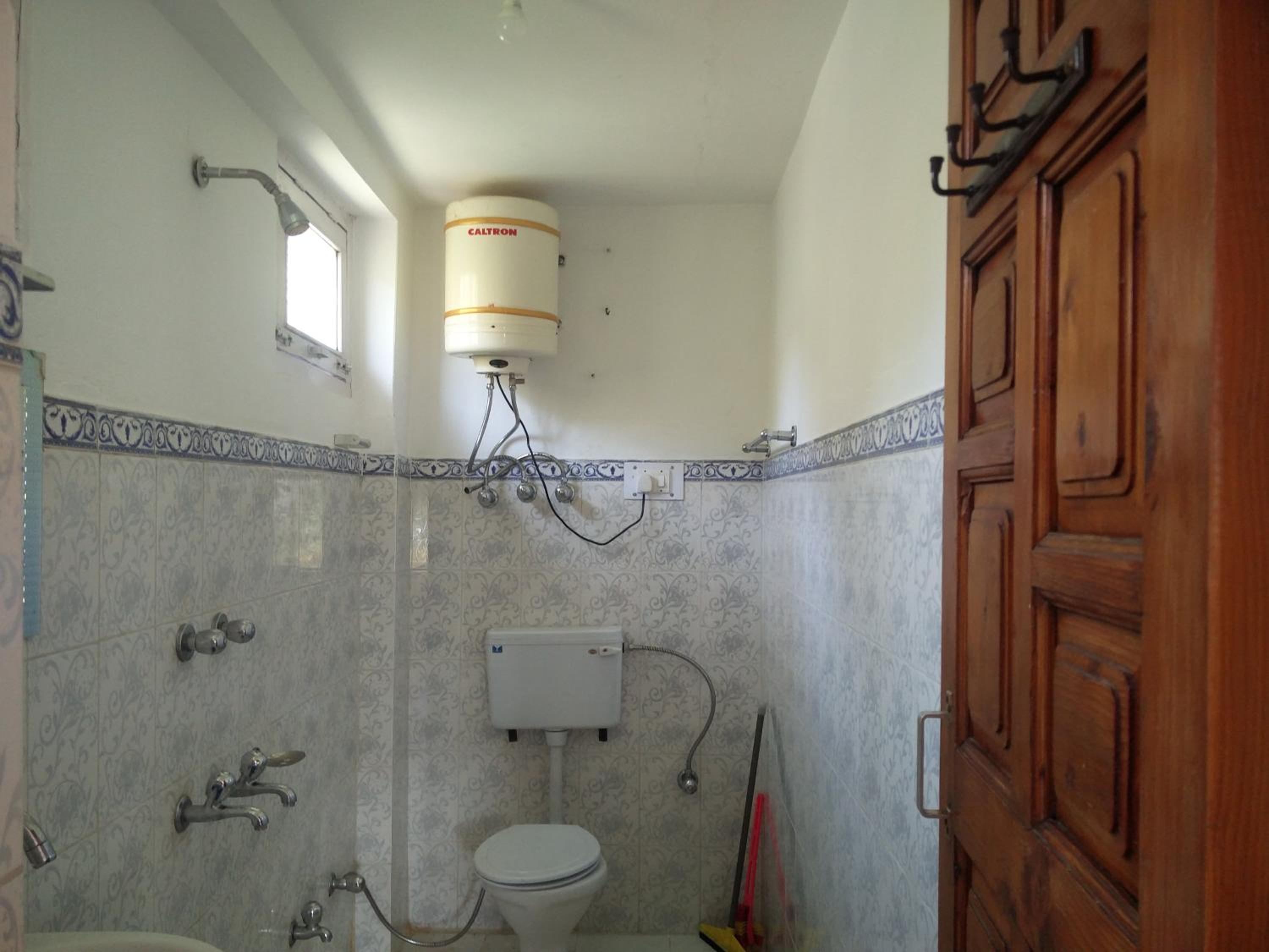 Triple Room with Private Bathroom - Photo 7