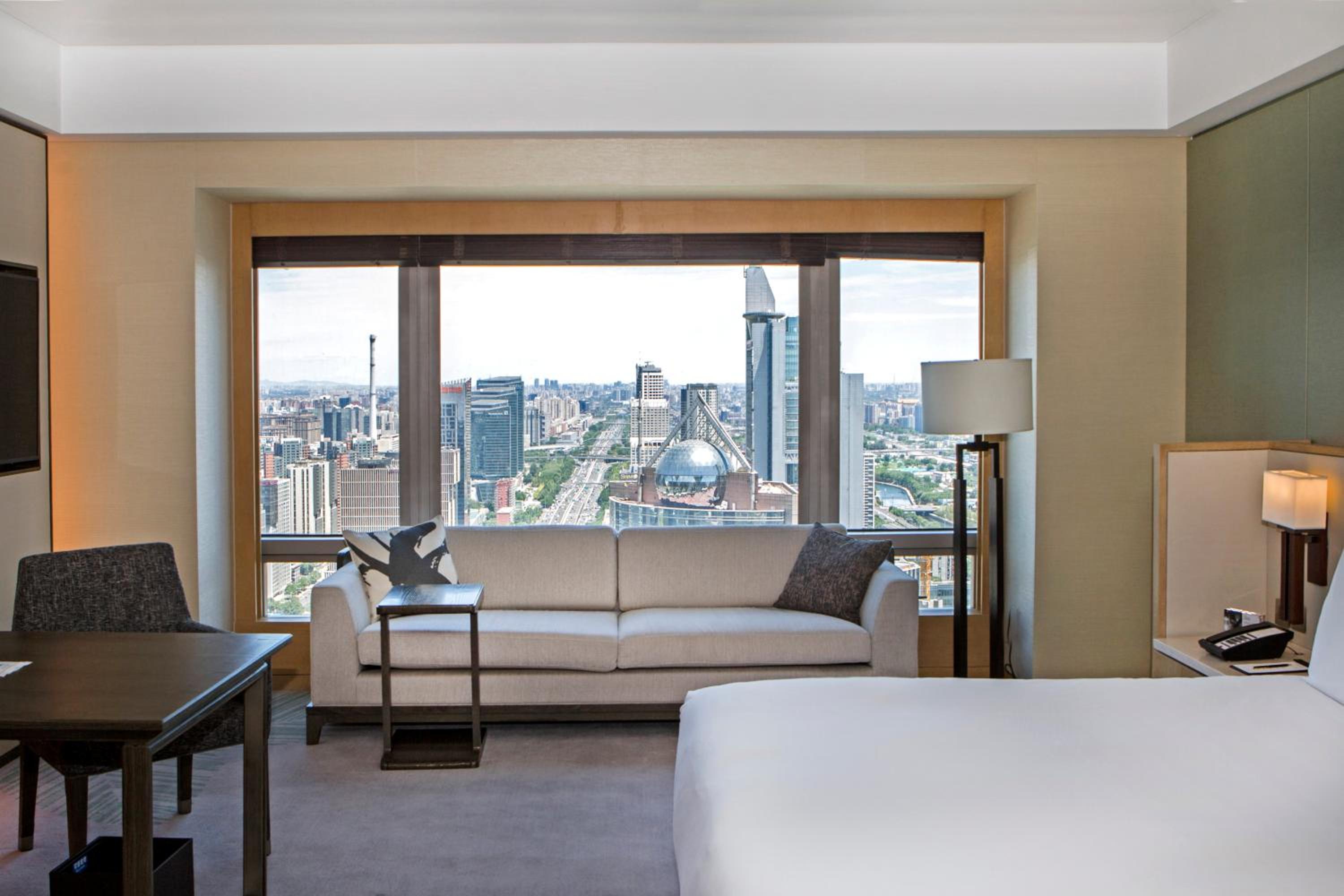 King Room with Changan Avenue View - Photo 2