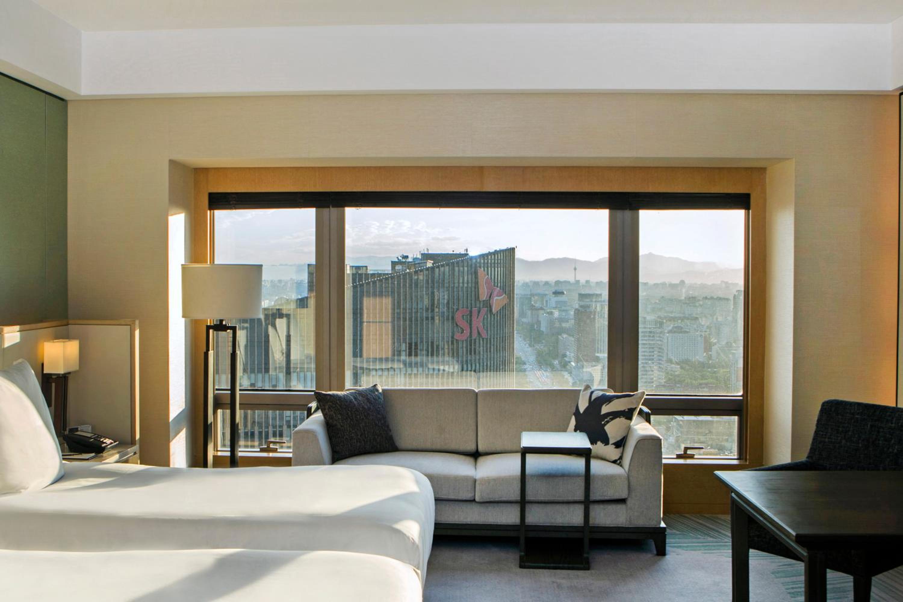 Twin Room with Changan Avenue View - Photo 4