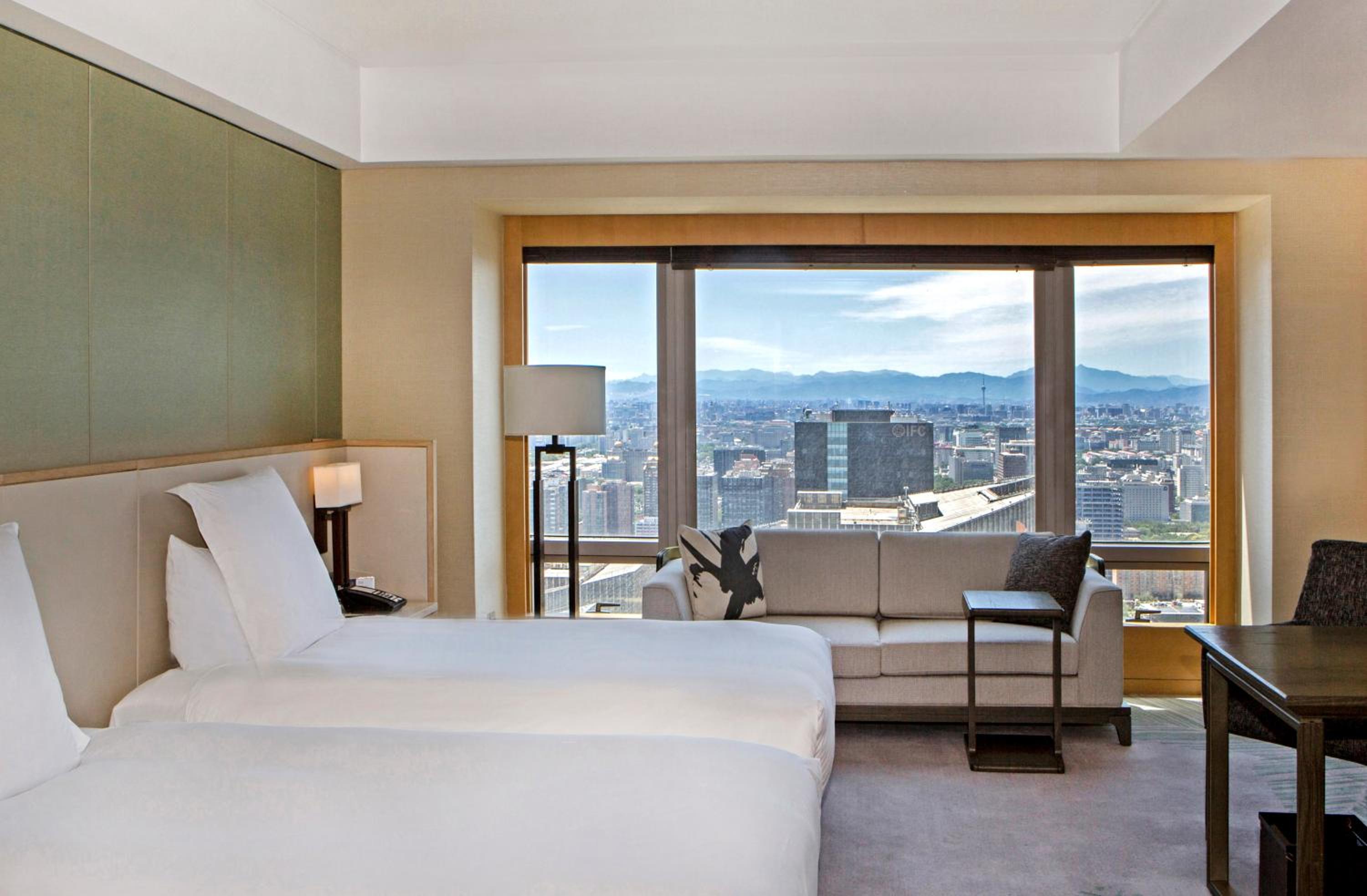 Twin Room with Changan Avenue View - Photo 1