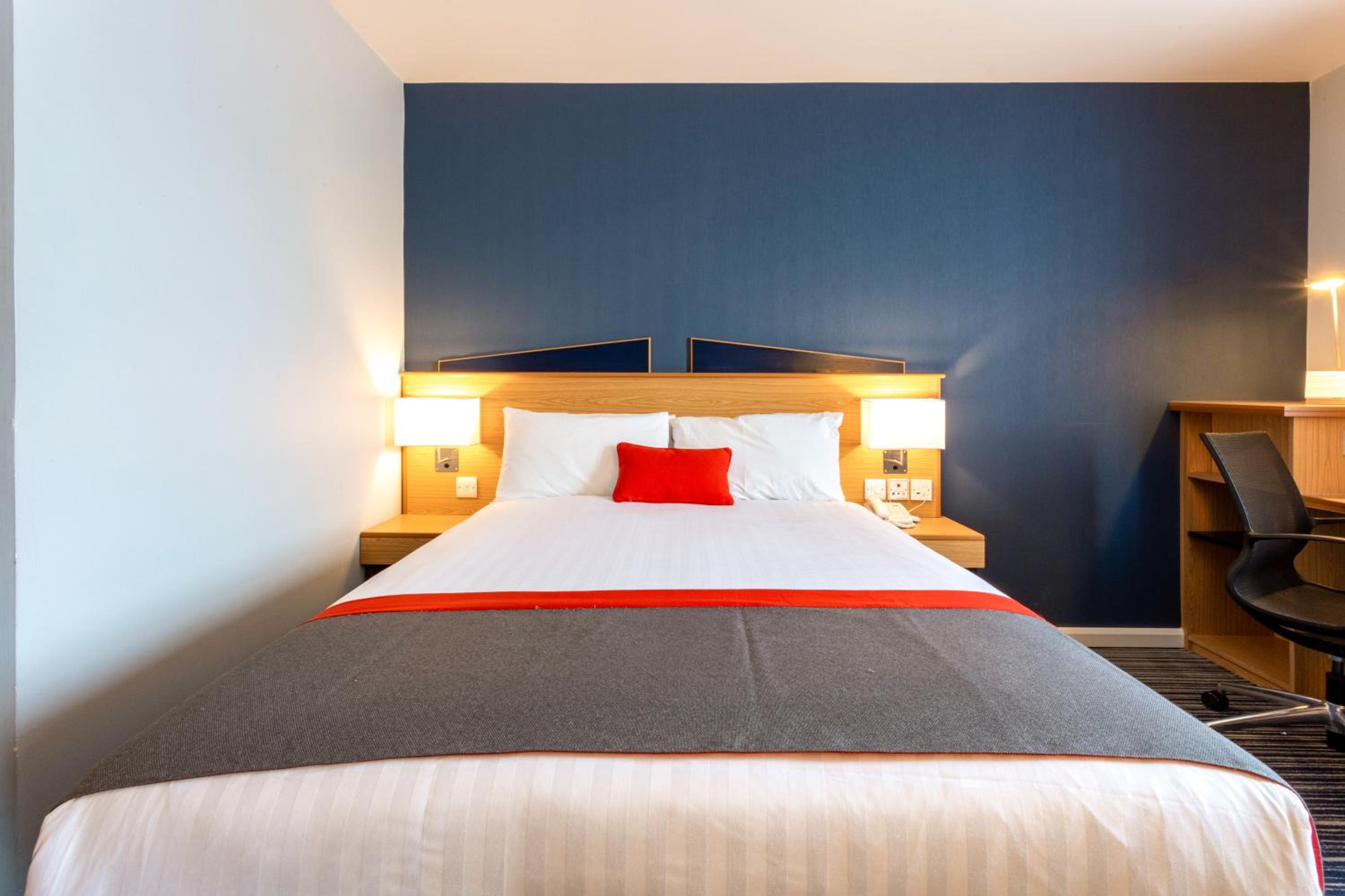 Standard Double Room with Free Hot Breakfast - Accessible - Photo 10