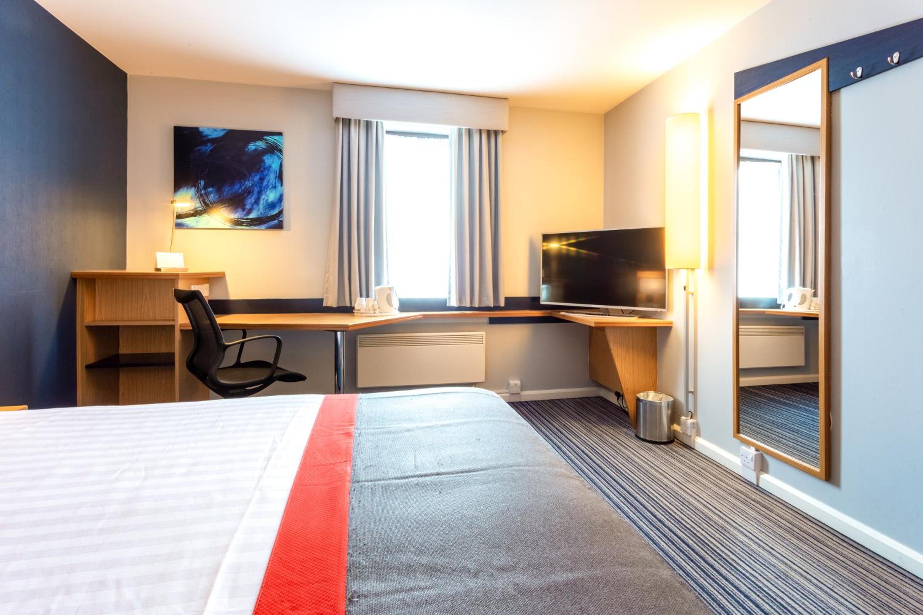 Standard Double Room with Free Hot Breakfast - Accessible - Photo 1